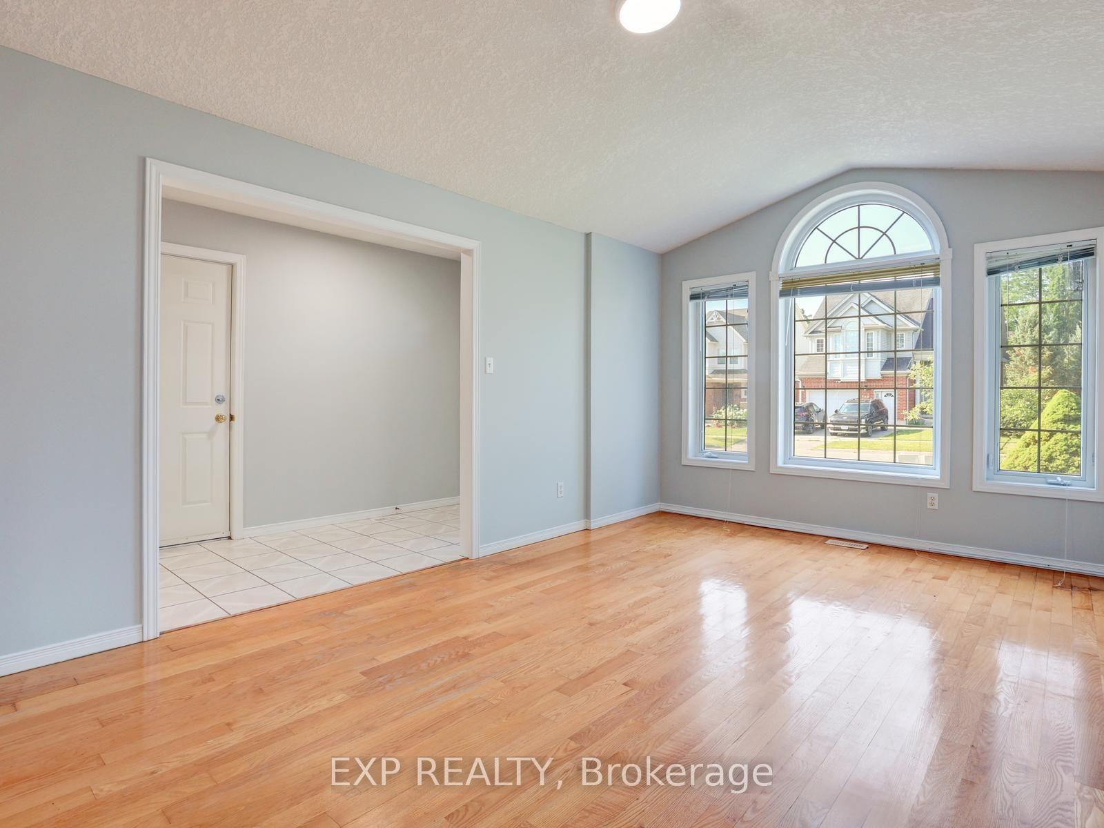 Photo 9 of 163 Daimler Drive, Kitchener, Idlewood — HOMEH