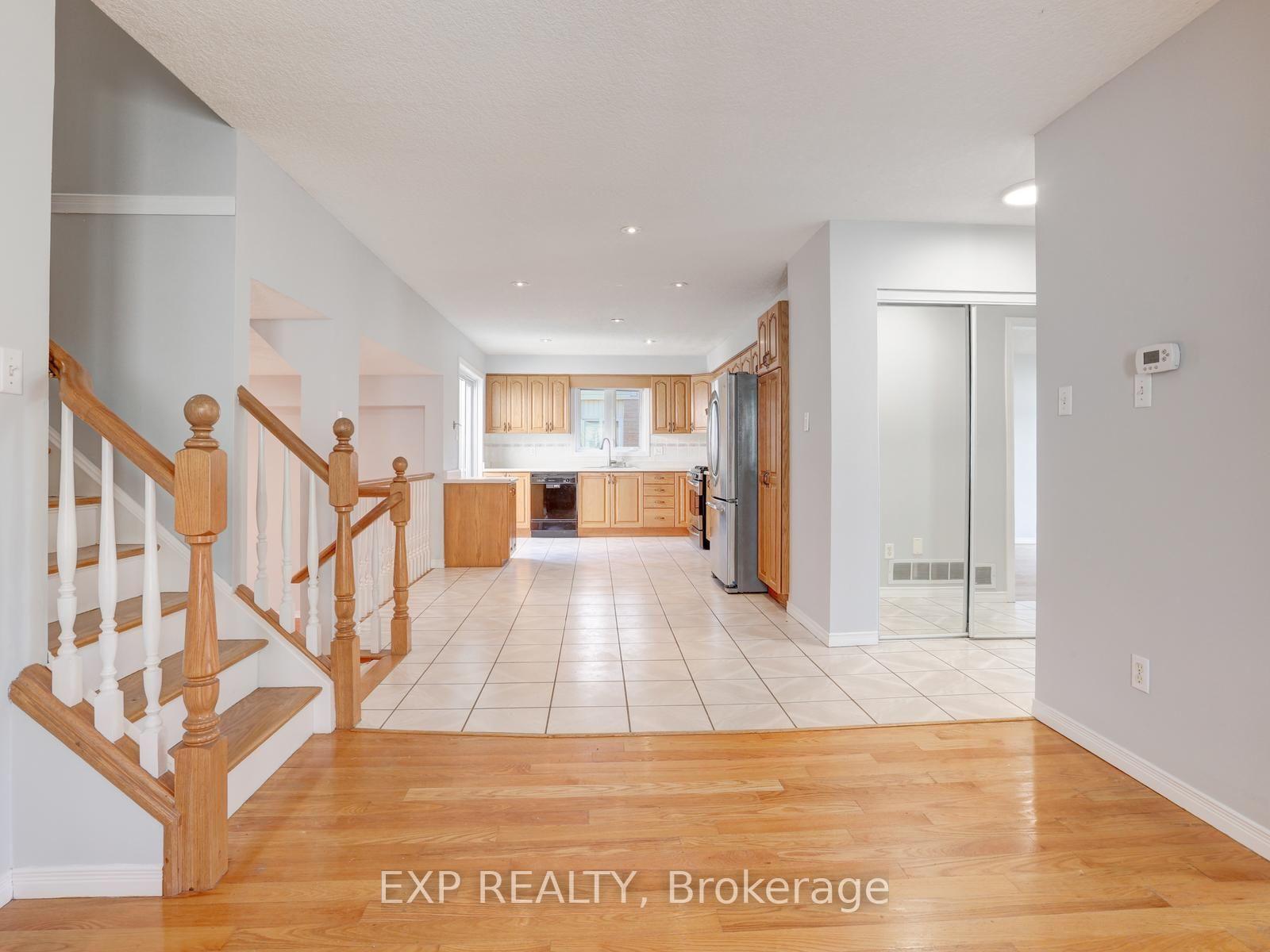 Photo 13 of 163 Daimler Drive, Kitchener, Idlewood — HOMEH