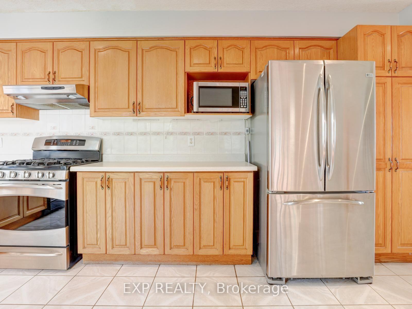Photo 17 of 163 Daimler Drive, Kitchener, Idlewood — HOMEH