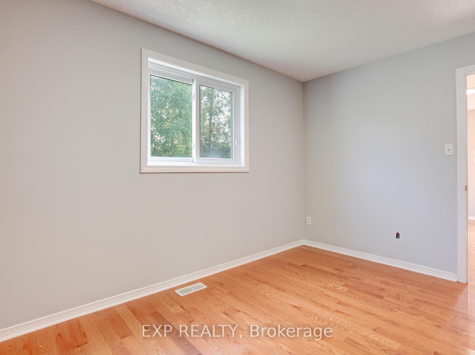Photo 26 of 163 Daimler Drive, Kitchener, Idlewood — HOMEH