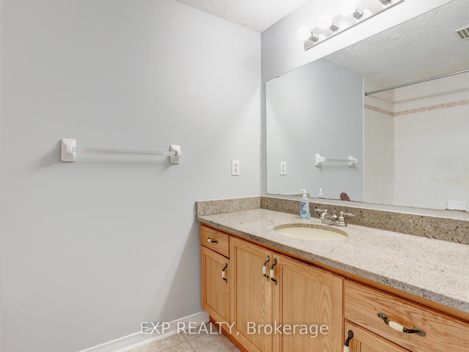 Photo 32 of 163 Daimler Drive, Kitchener, Idlewood — HOMEH