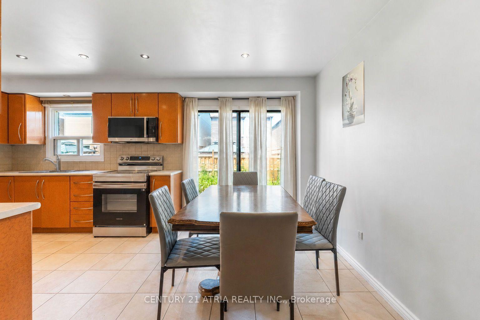 Photo 16 of 90 Bob O'Link Avenue, Vaughan, Glen Shields — HOMEH