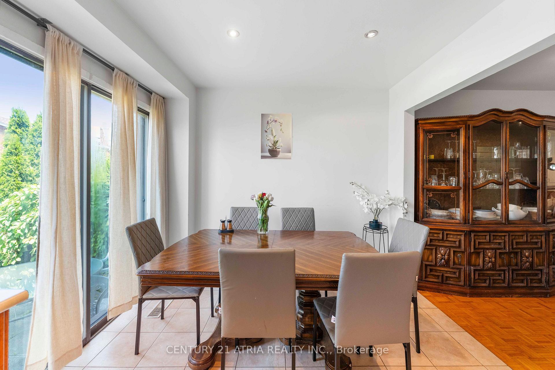 Photo 17 of 90 Bob O'Link Avenue, Vaughan, Glen Shields — HOMEH