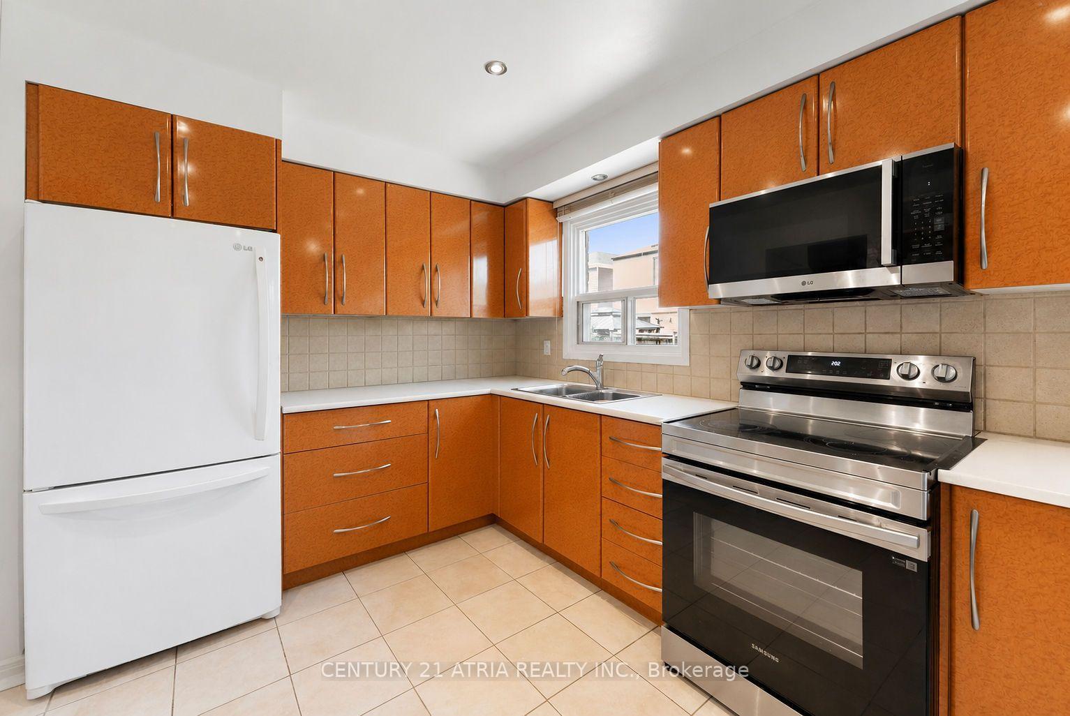Photo 18 of 90 Bob O'Link Avenue, Vaughan, Glen Shields — HOMEH