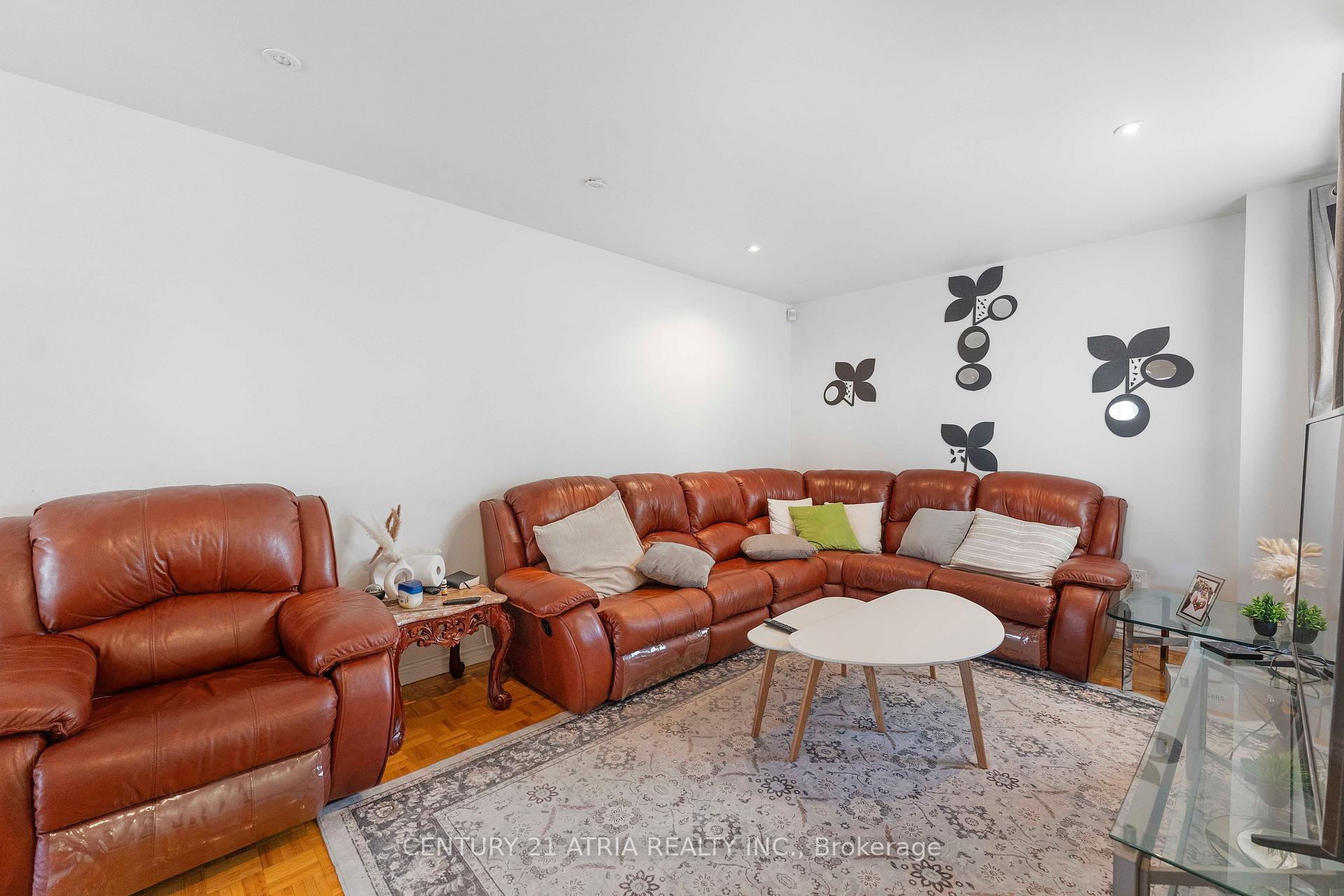 Photo 22 of 90 Bob O'Link Avenue, Vaughan, Glen Shields — HOMEH