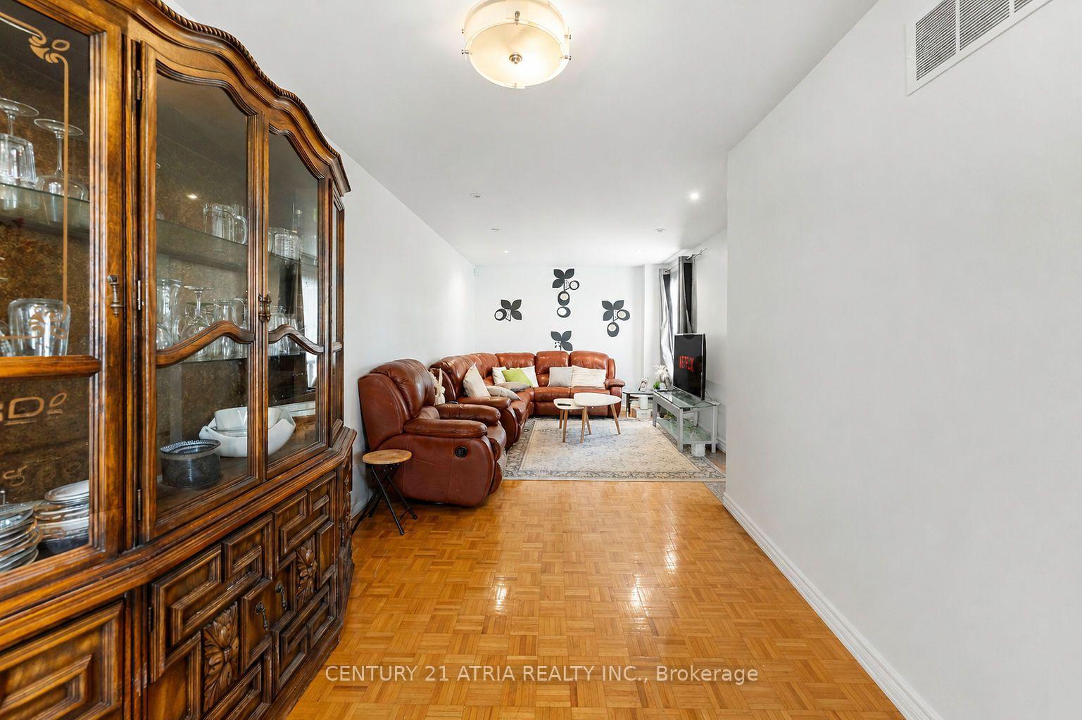 Photo 24 of 90 Bob O'Link Avenue, Vaughan, Glen Shields — HOMEH
