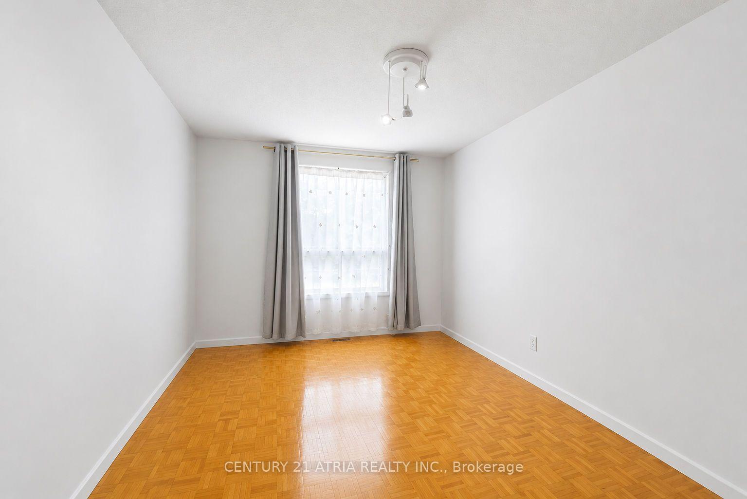 Photo 29 of 90 Bob O'Link Avenue, Vaughan, Glen Shields — HOMEH