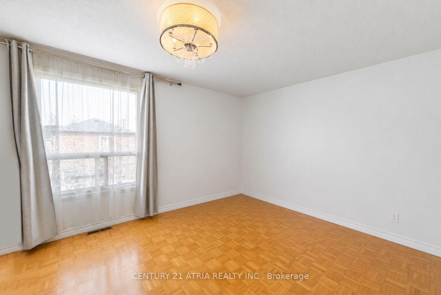 Photo 31 of 90 Bob O'Link Avenue, Vaughan, Glen Shields — HOMEH