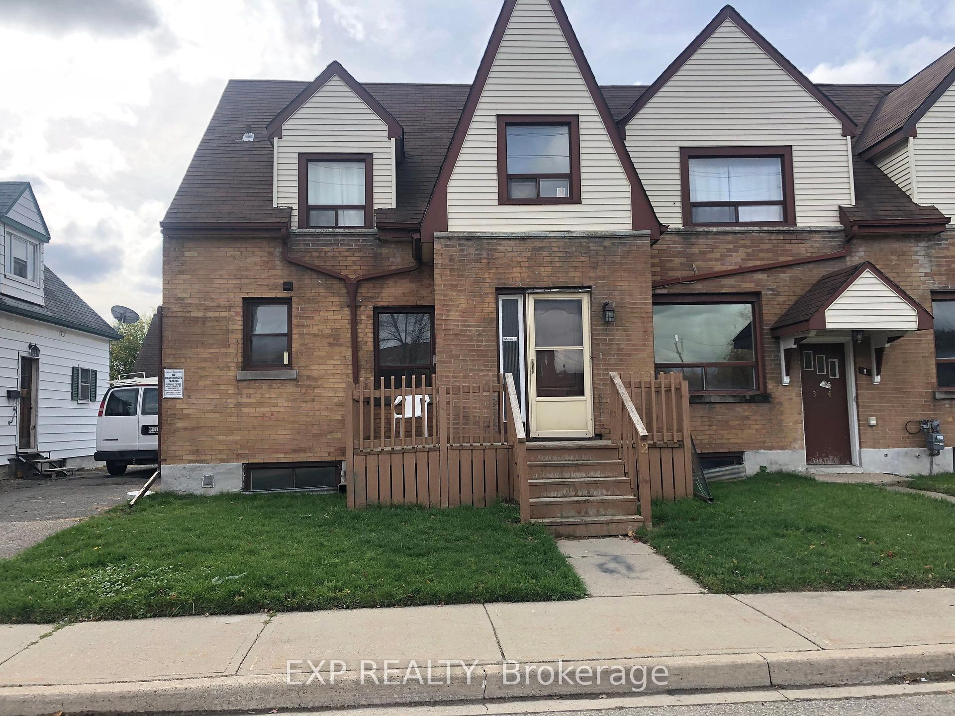 Photo 2 of Unit 5, 1 Henderson Avenue, Brampton, Downtown Brampton — HOMEH