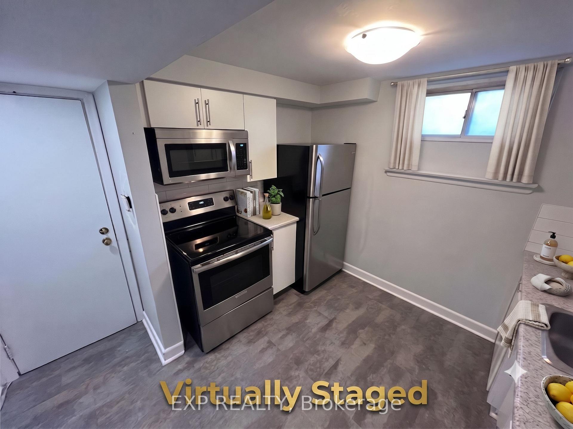 Photo 3 of Unit 5, 1 Henderson Avenue, Brampton, Downtown Brampton — HOMEH