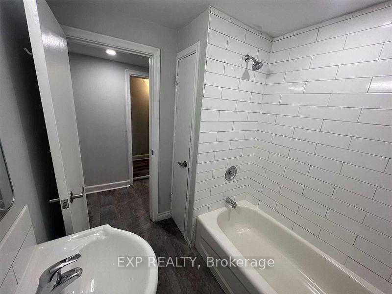 Photo 7 of Unit 5, 1 Henderson Avenue, Brampton, Downtown Brampton — HOMEH