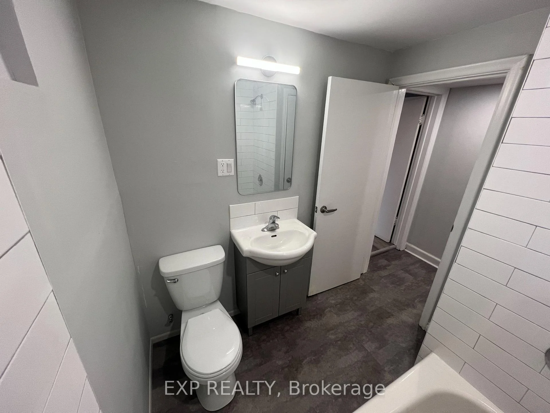 Photo 6 of Unit 5, 1 Henderson Avenue, Brampton, Downtown Brampton — HOMEH