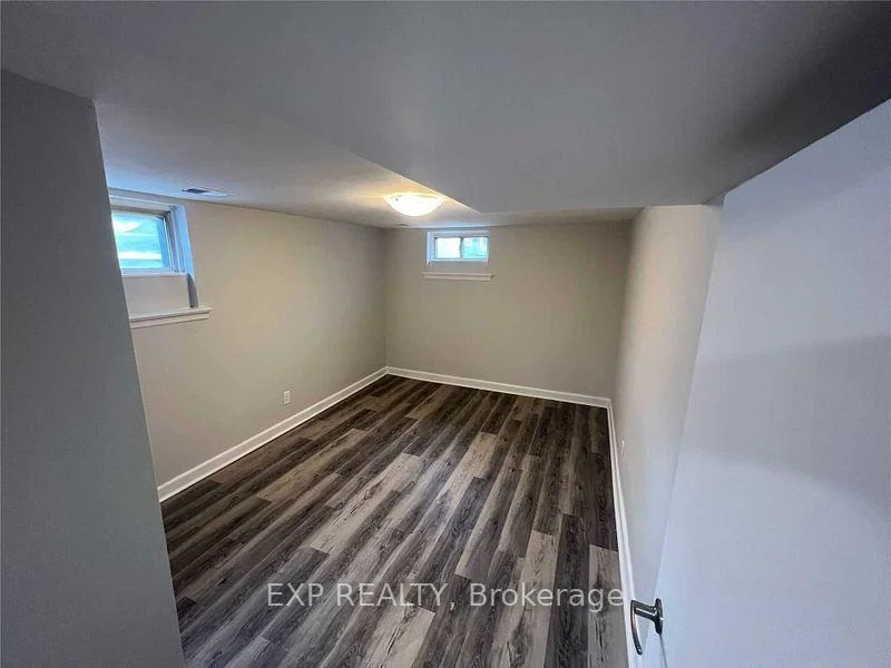 Photo 10 of Unit 5, 1 Henderson Avenue, Brampton, Downtown Brampton — HOMEH
