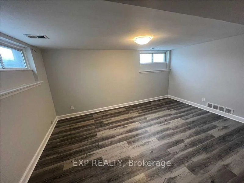 Photo 11 of Unit 5, 1 Henderson Avenue, Brampton, Downtown Brampton — HOMEH