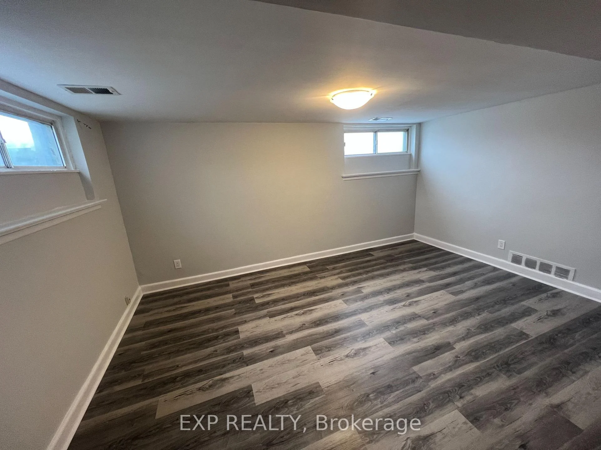 Photo 12 of Unit 5, 1 Henderson Avenue, Brampton, Downtown Brampton — HOMEH