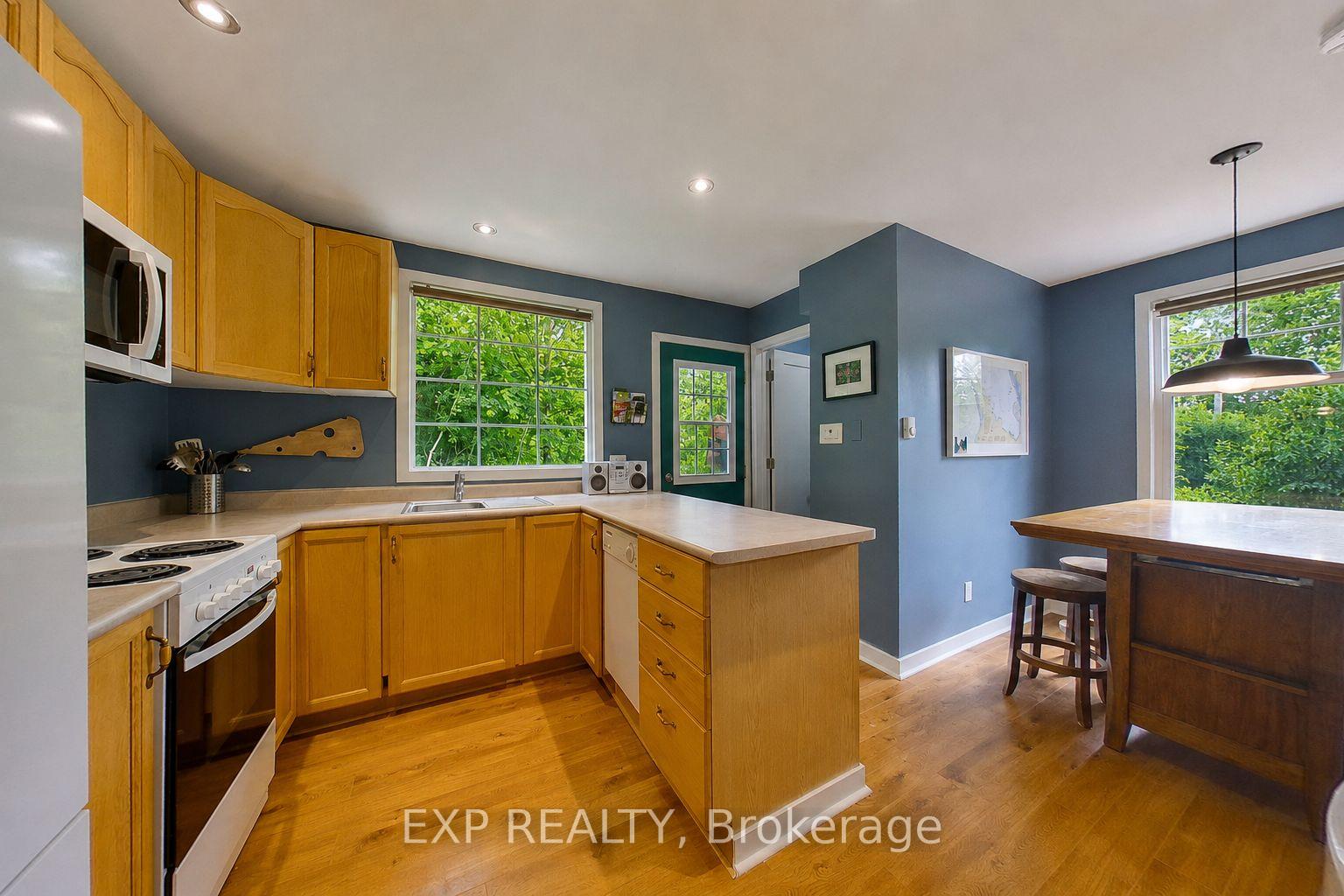 Photo 2 of 360 Cedar Avenue, Meaford — HOMEH