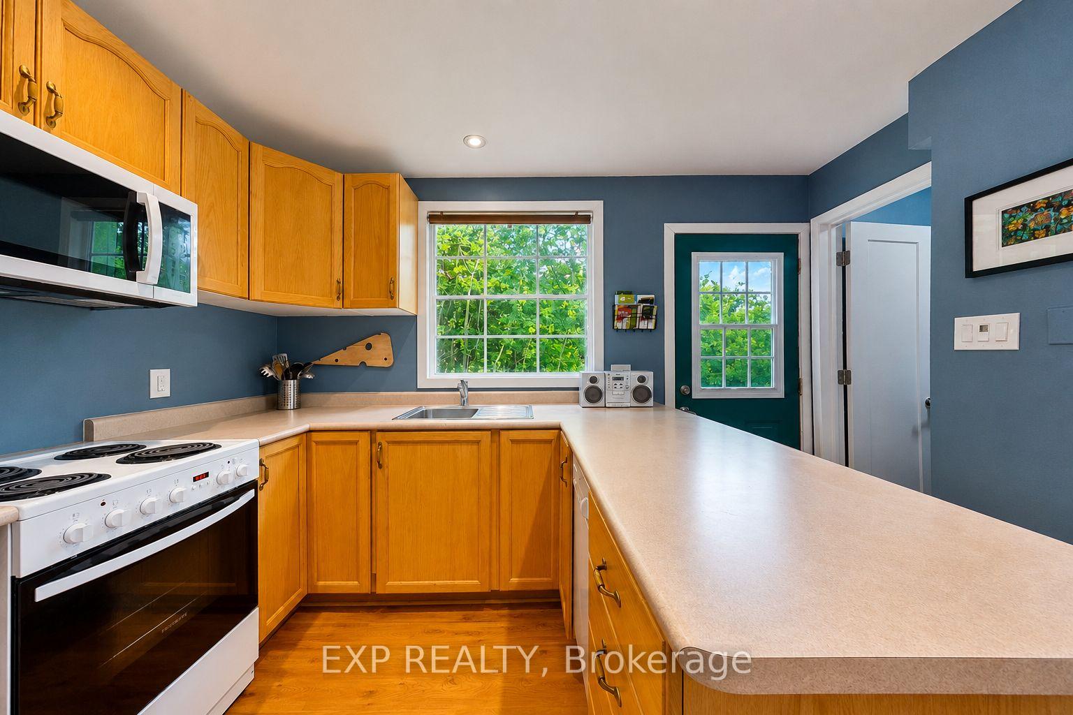 Photo 8 of 360 Cedar Avenue, Meaford — HOMEH