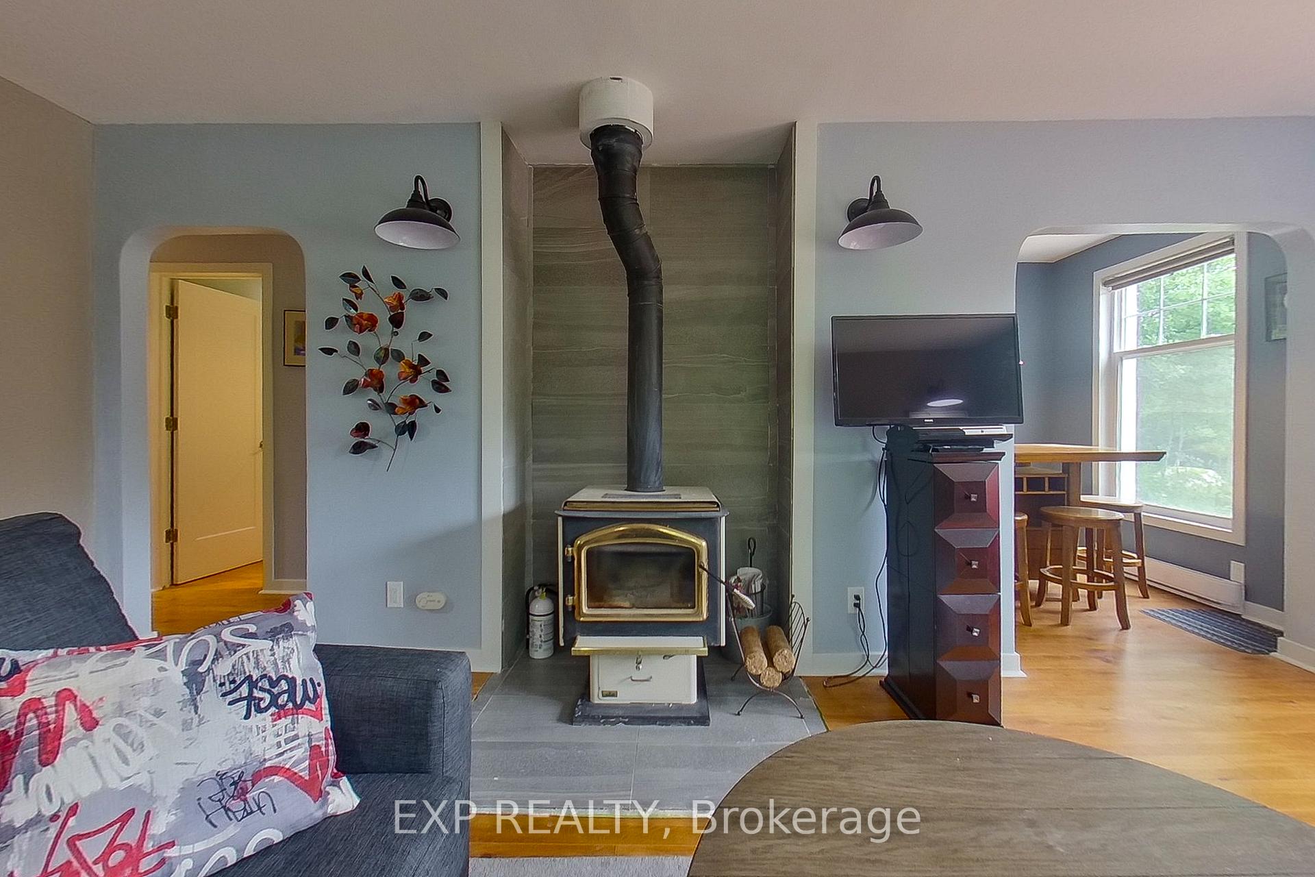 Photo 4 of 360 Cedar Avenue, Meaford — HOMEH