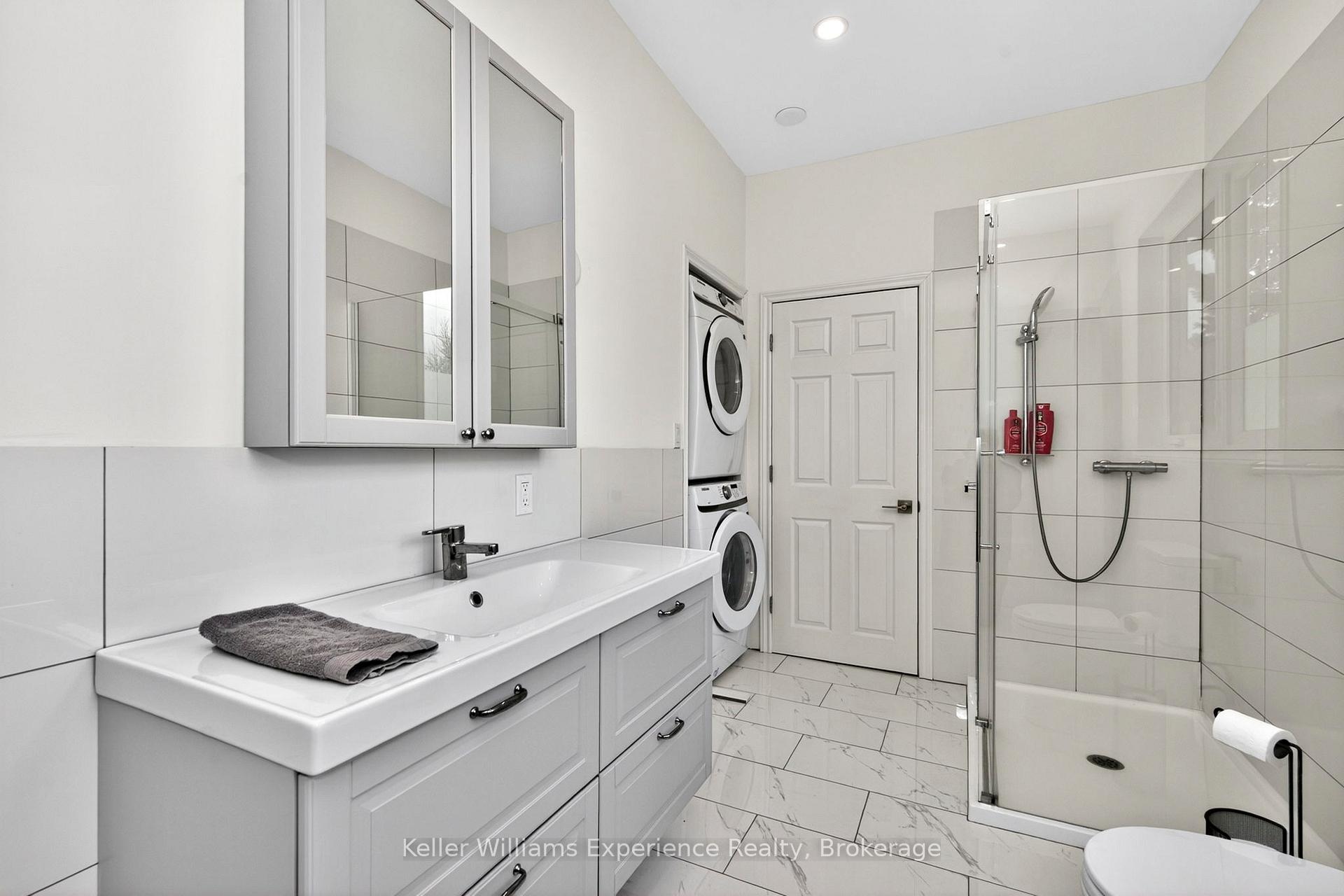 Photo 16 of 175 Elizabeth Street, Midland — HOMEH