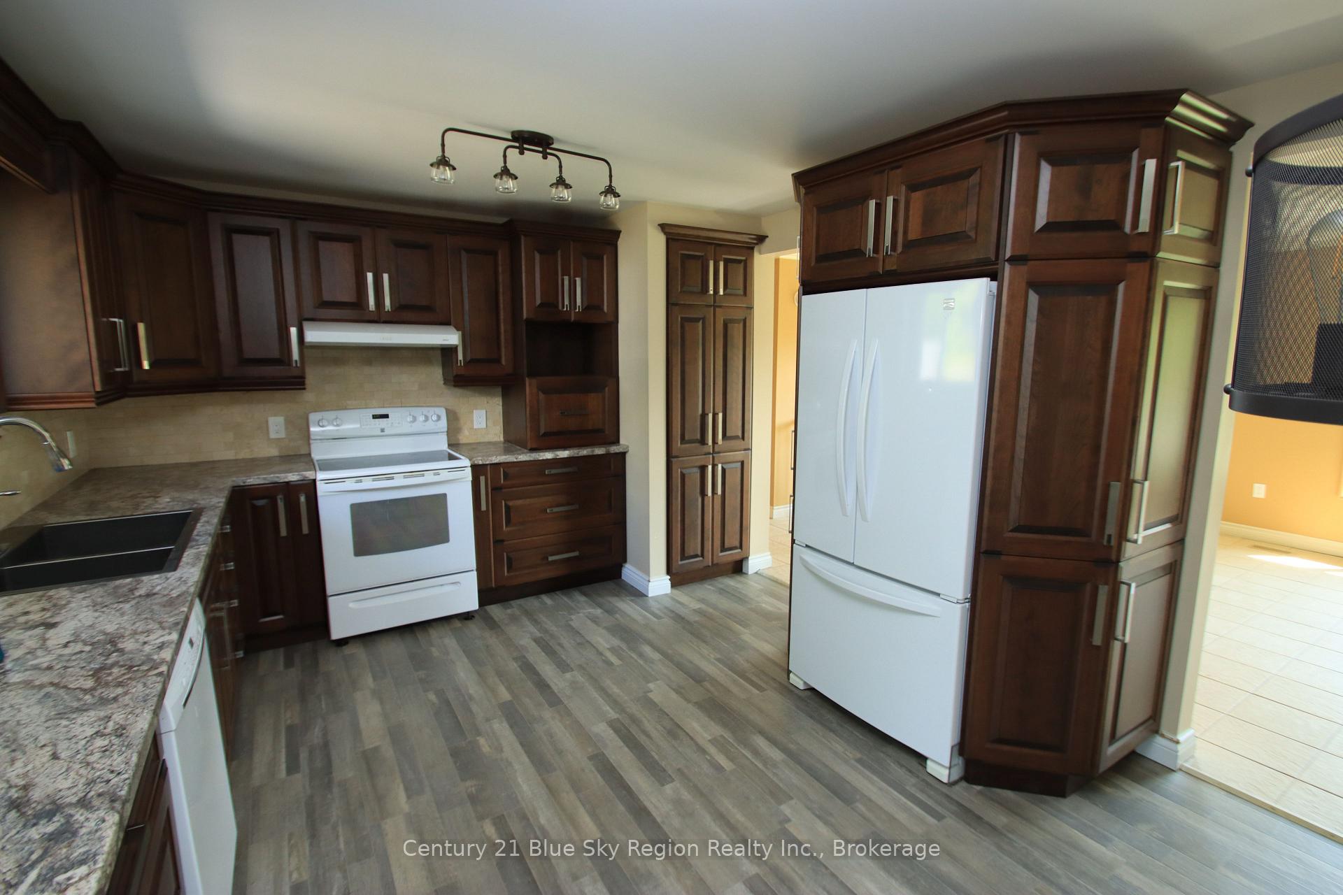 Photo 5 of 25 Meadow Drive, East Ferris, Corbeil — HOMEH