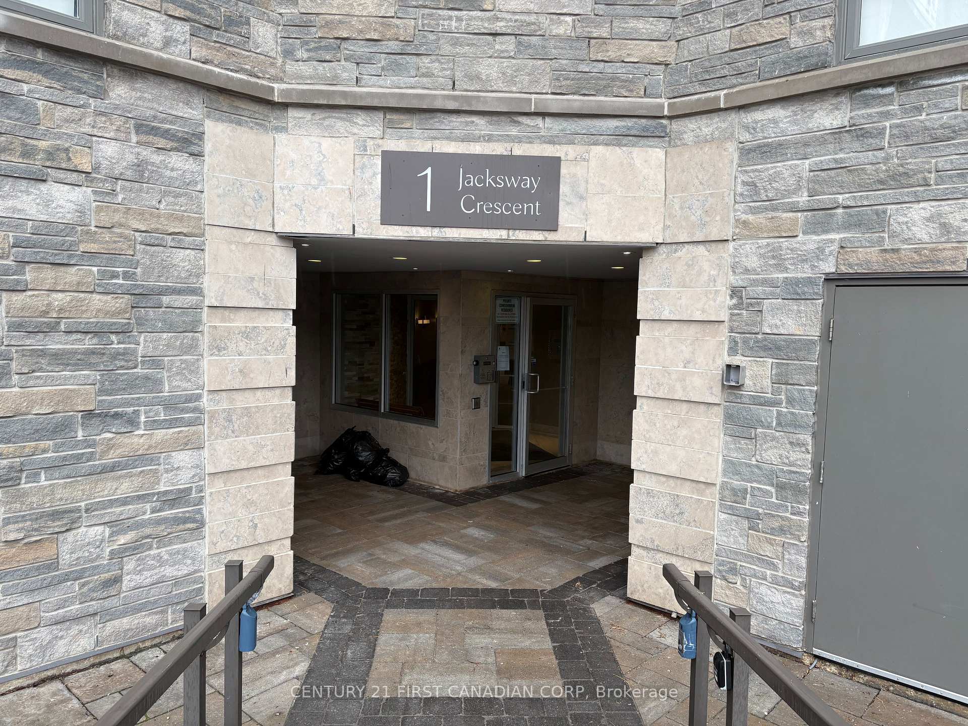 Photo 2 of Unit 114, 1 Jacksway Crescent, London, North G — HOMEH