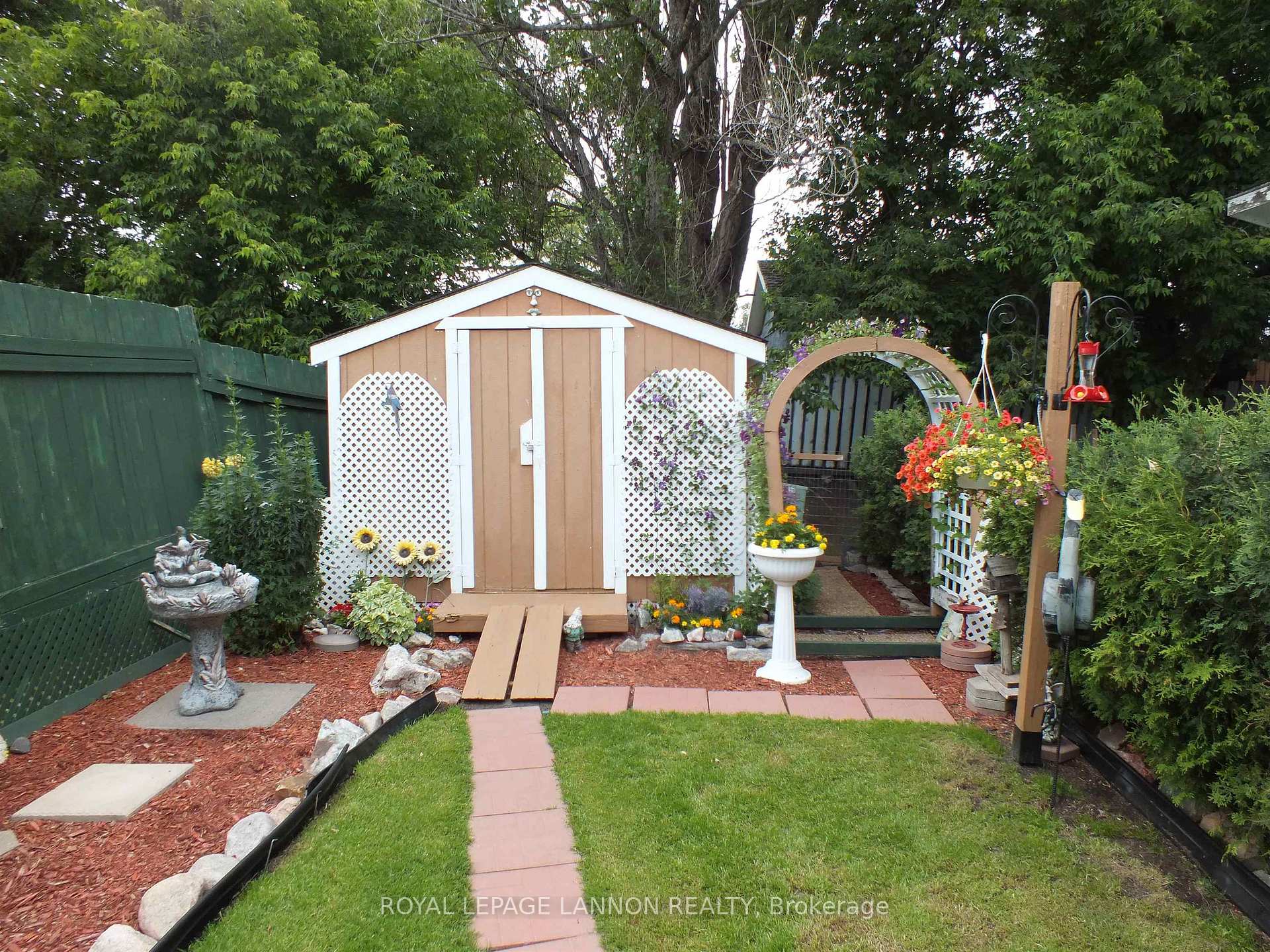 Photo 31 of 394 Brant Street, Thunder Bay, County Park — HOMEH