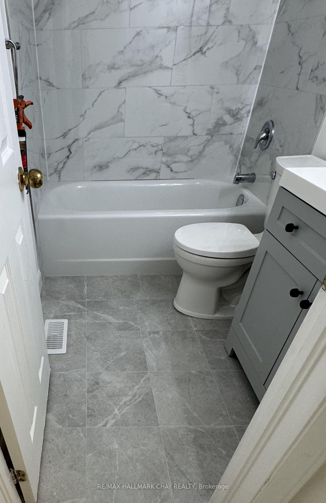Photo 11 of Unit A, 188 Anne Street, Barrie, Allandale — HOMEH