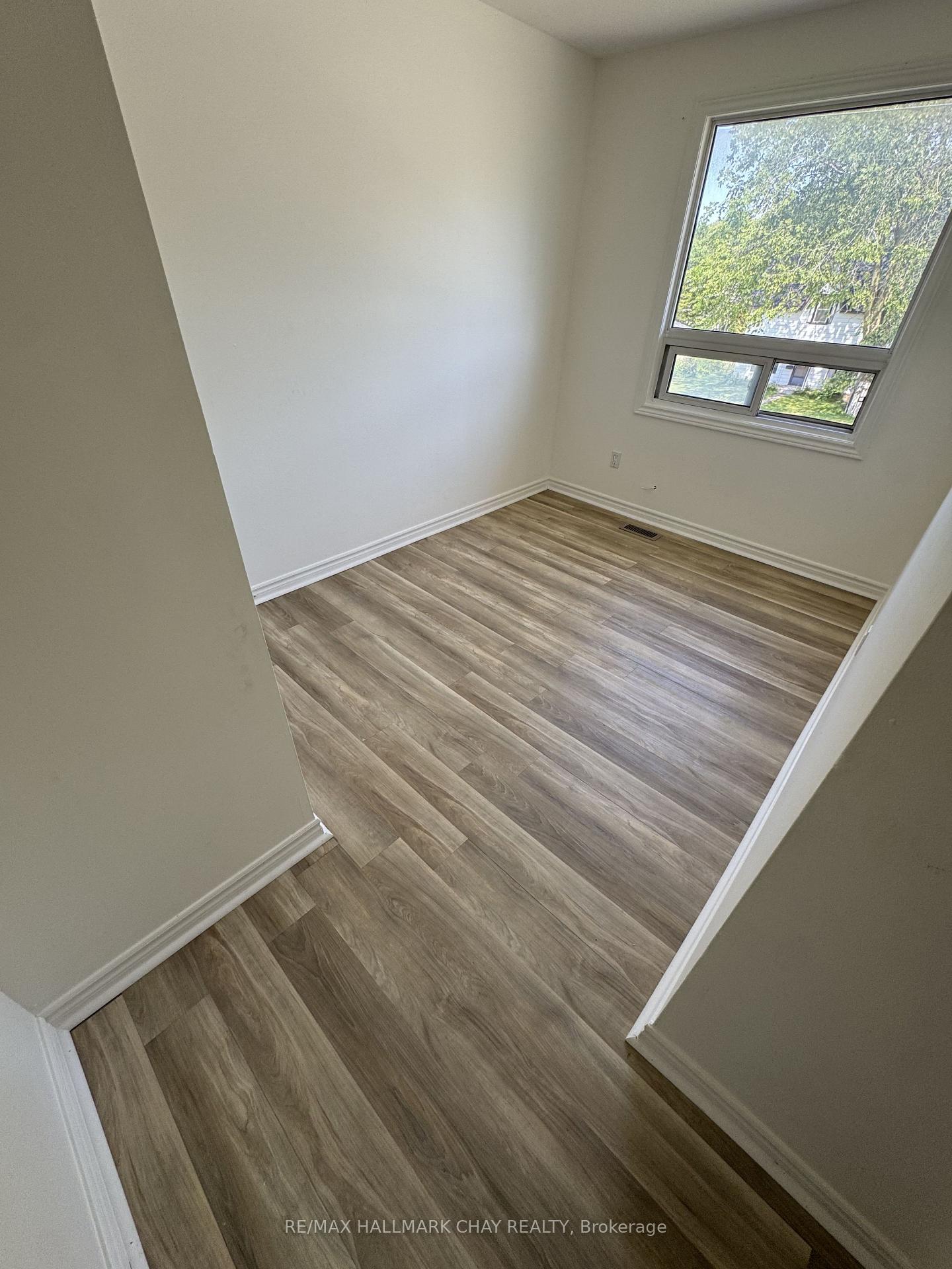 Photo 17 of Unit A, 188 Anne Street, Barrie, Allandale — HOMEH