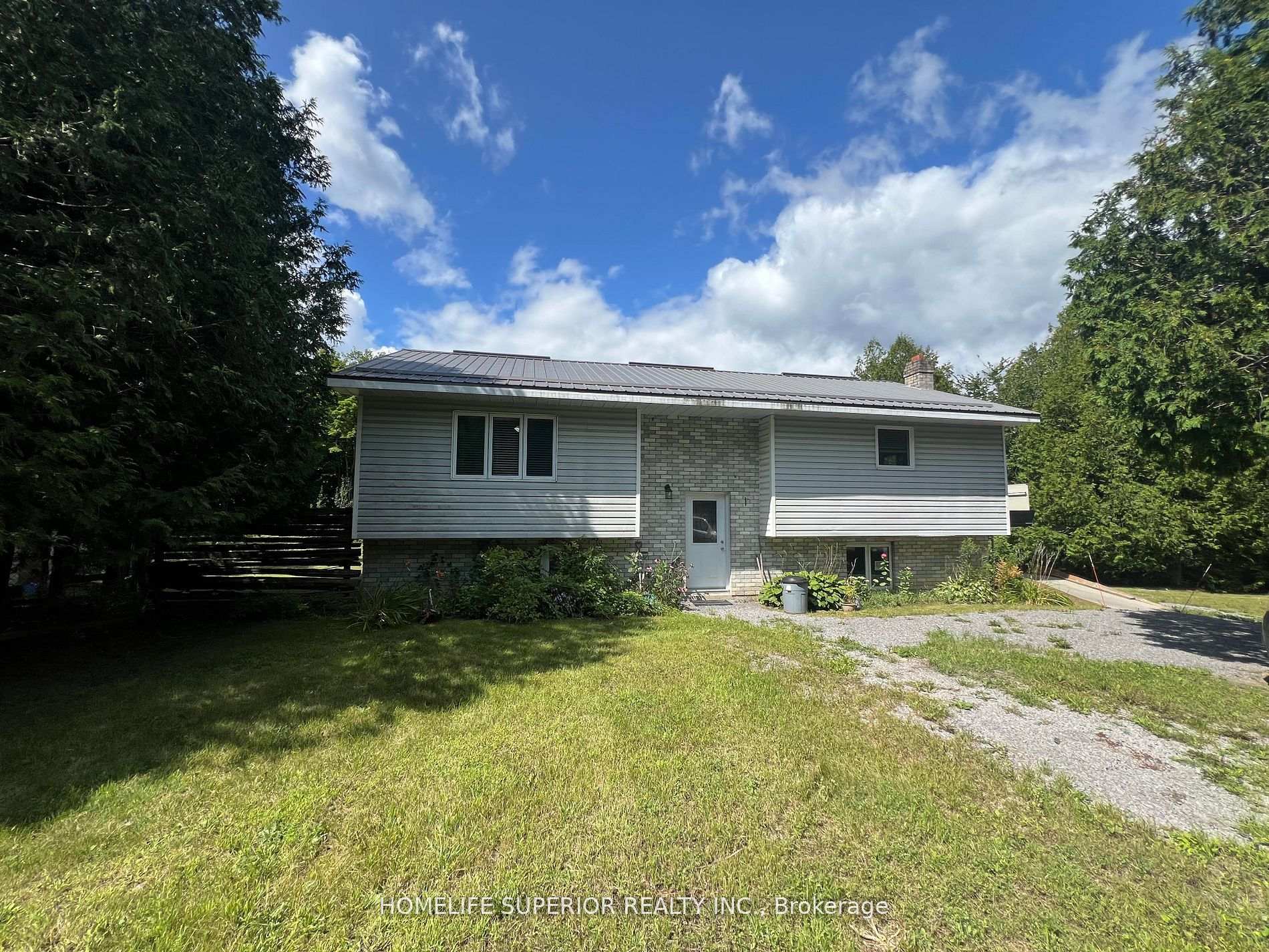 Photo of 985 Twiddy Road
