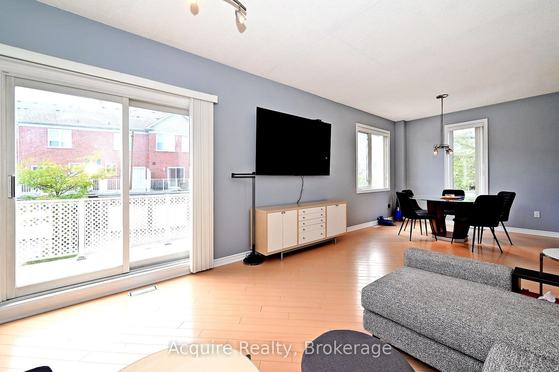 Photo 12 of 58 Leitchcroft Crescent, Markham, Commerce Valley — HOMEH