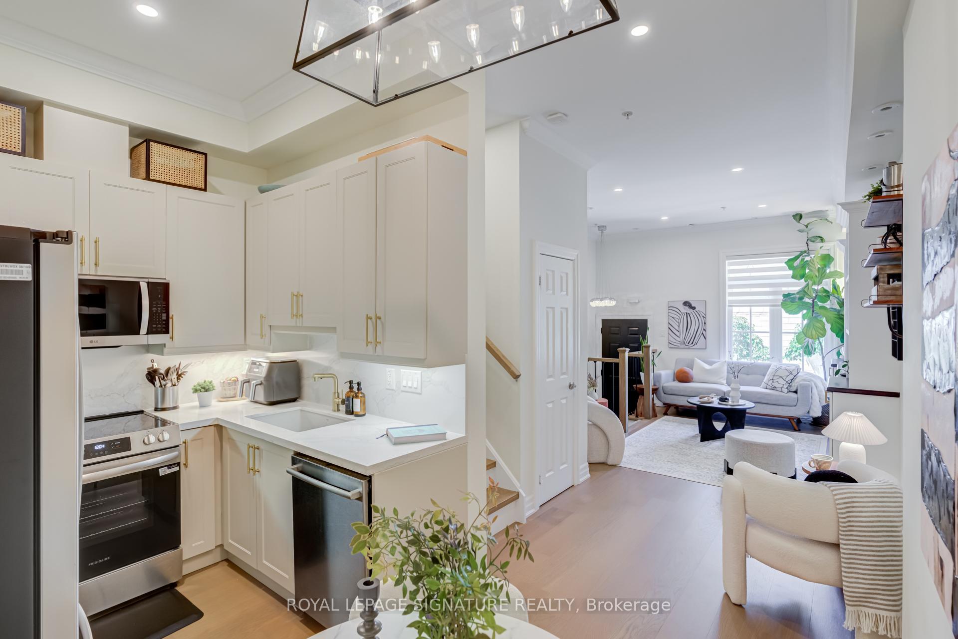 Photo 12 of 53 St Paul Street, Toronto, Moss Park — HOMEH