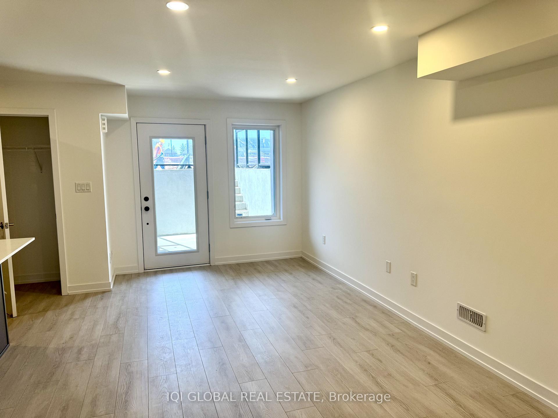 Photo 8 of Unit 123, 42 Lowes Road W, Guelph, Clairfields/Hanlon Business Park — HOMEH