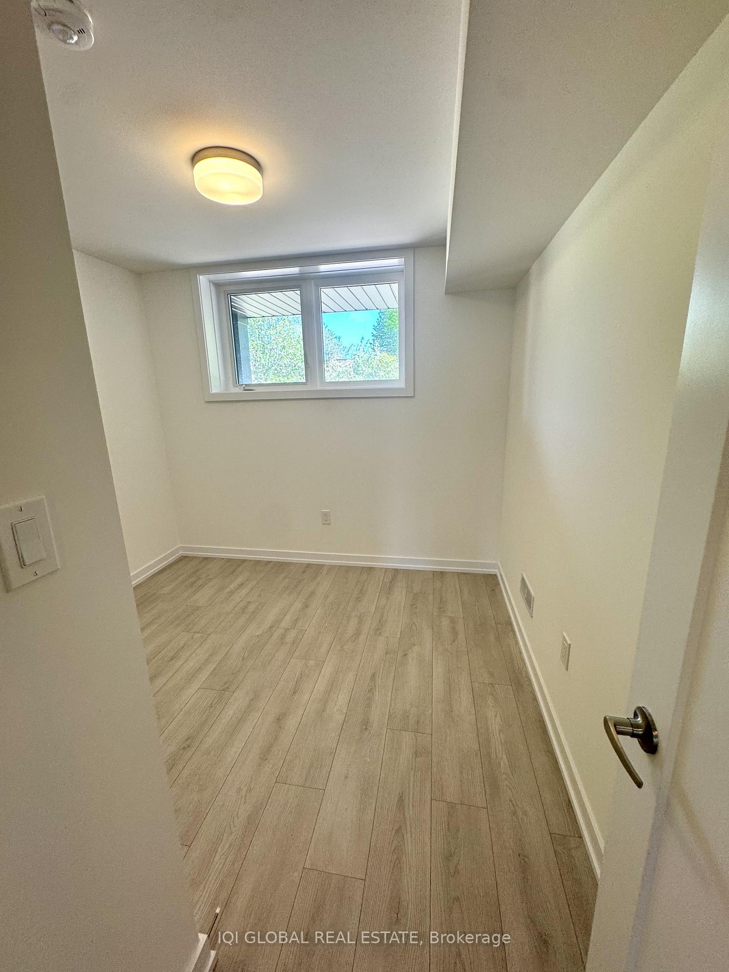 Photo 16 of Unit 123, 42 Lowes Road W, Guelph, Clairfields/Hanlon Business Park — HOMEH