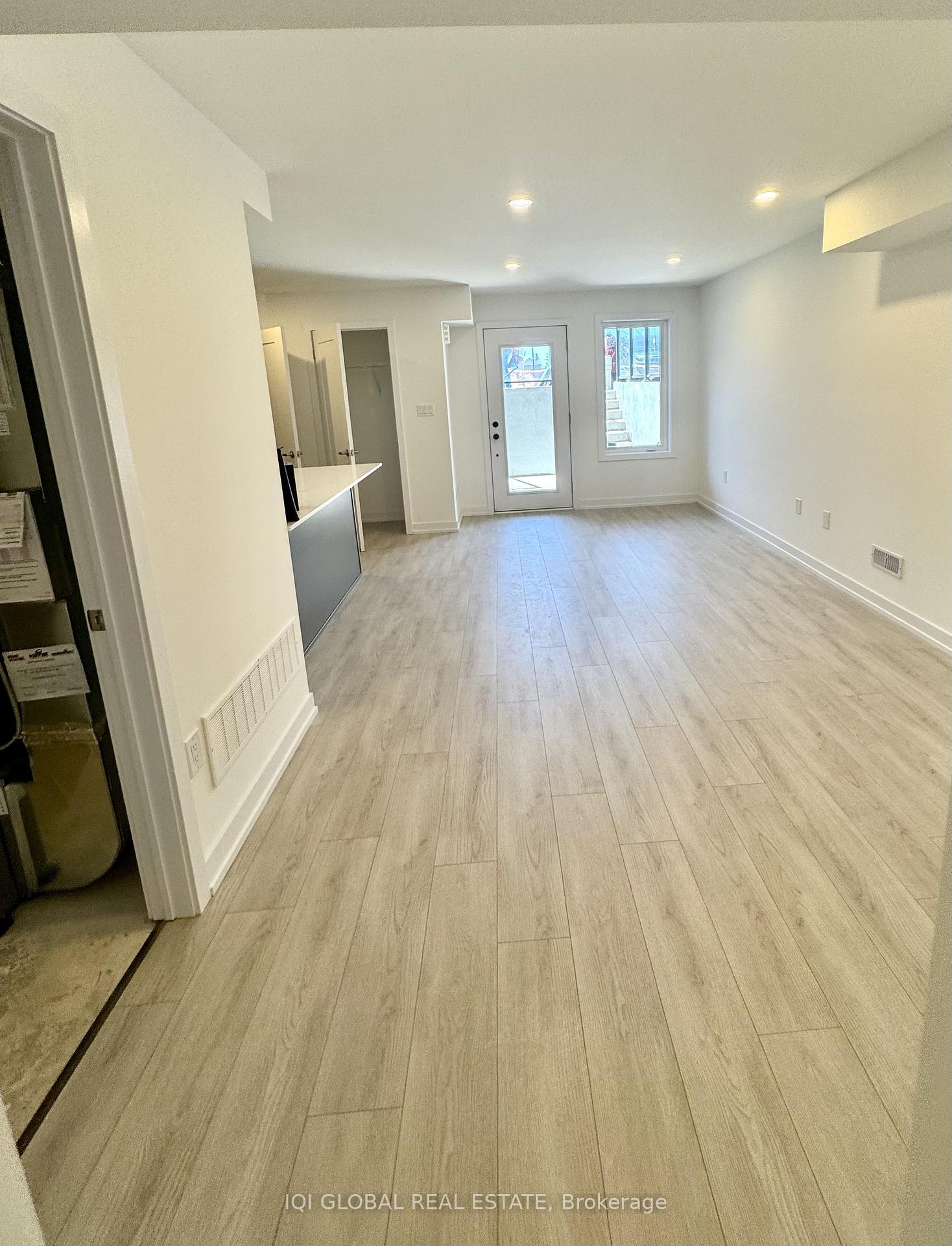 Photo 22 of Unit 123, 42 Lowes Road W, Guelph, Clairfields/Hanlon Business Park — HOMEH