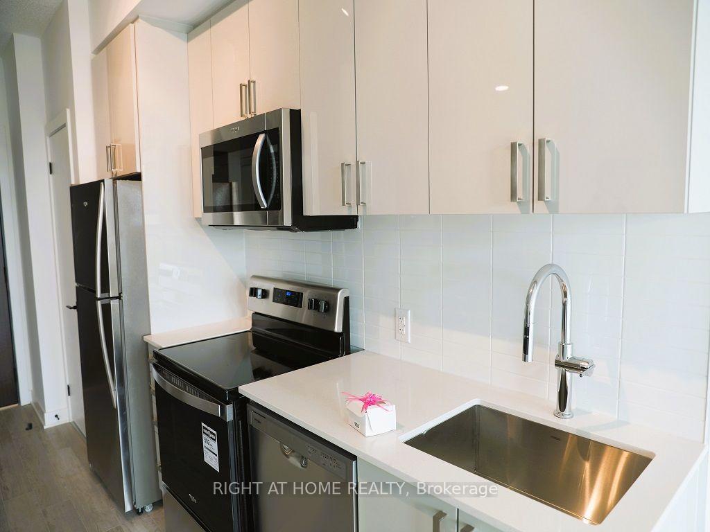 Photo 5 of Unit 903, 2782 Barton Street E, Hamilton, Riverdale — HOMEH