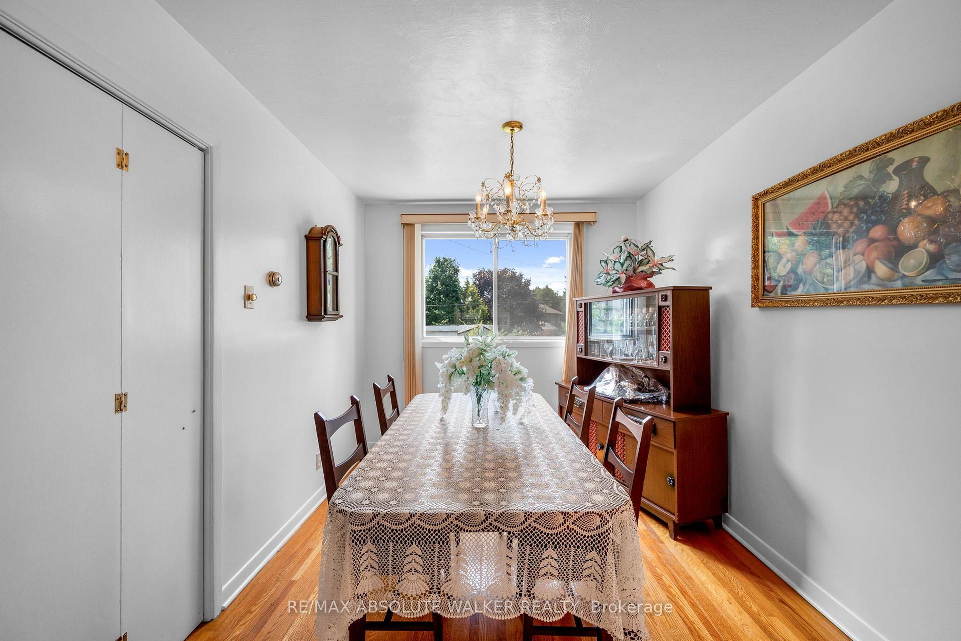 Photo 3 of 656 Morin Street, Ottawa, Castle Heights — HOMEH