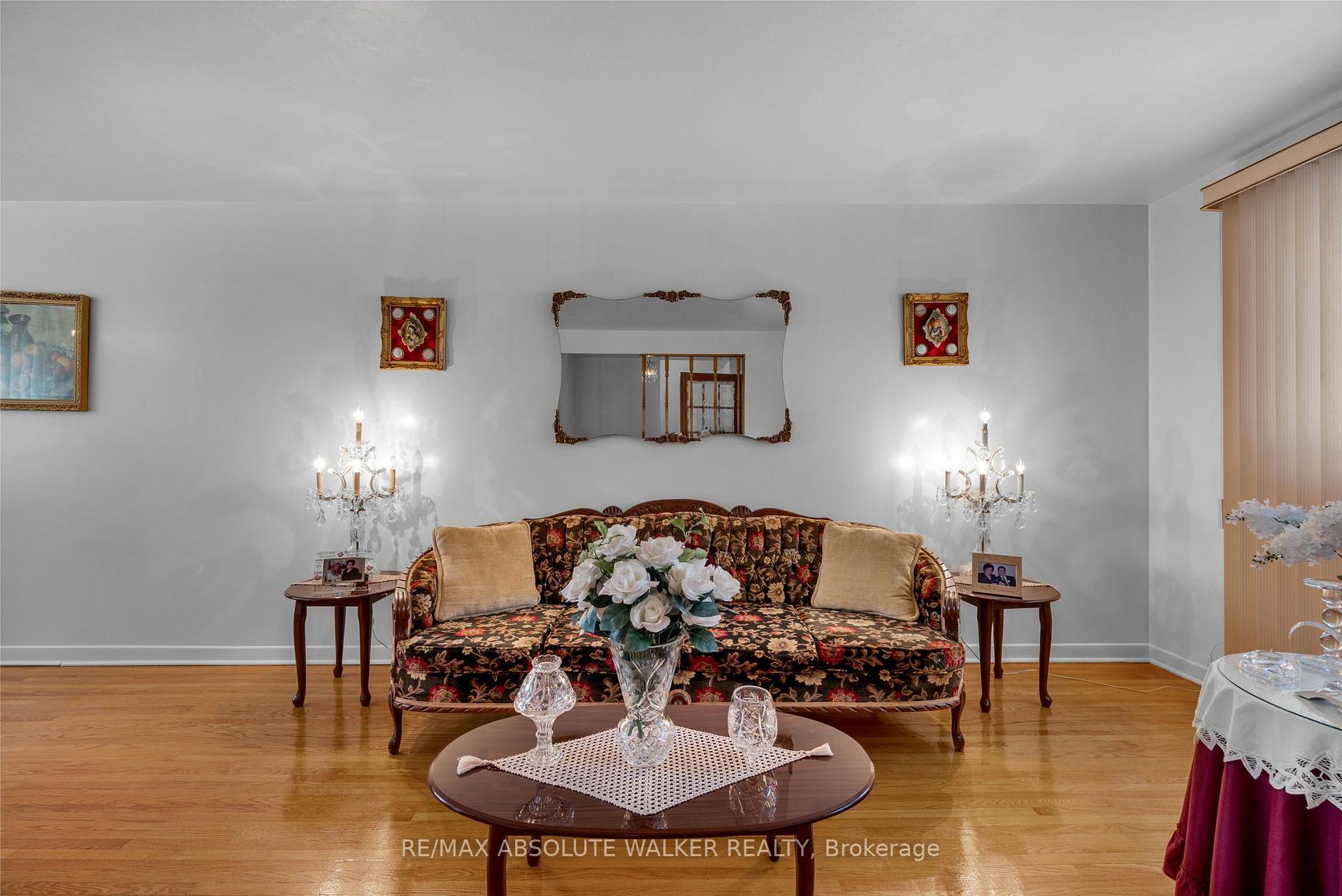 Photo 14 of 656 Morin Street, Ottawa, Castle Heights — HOMEH