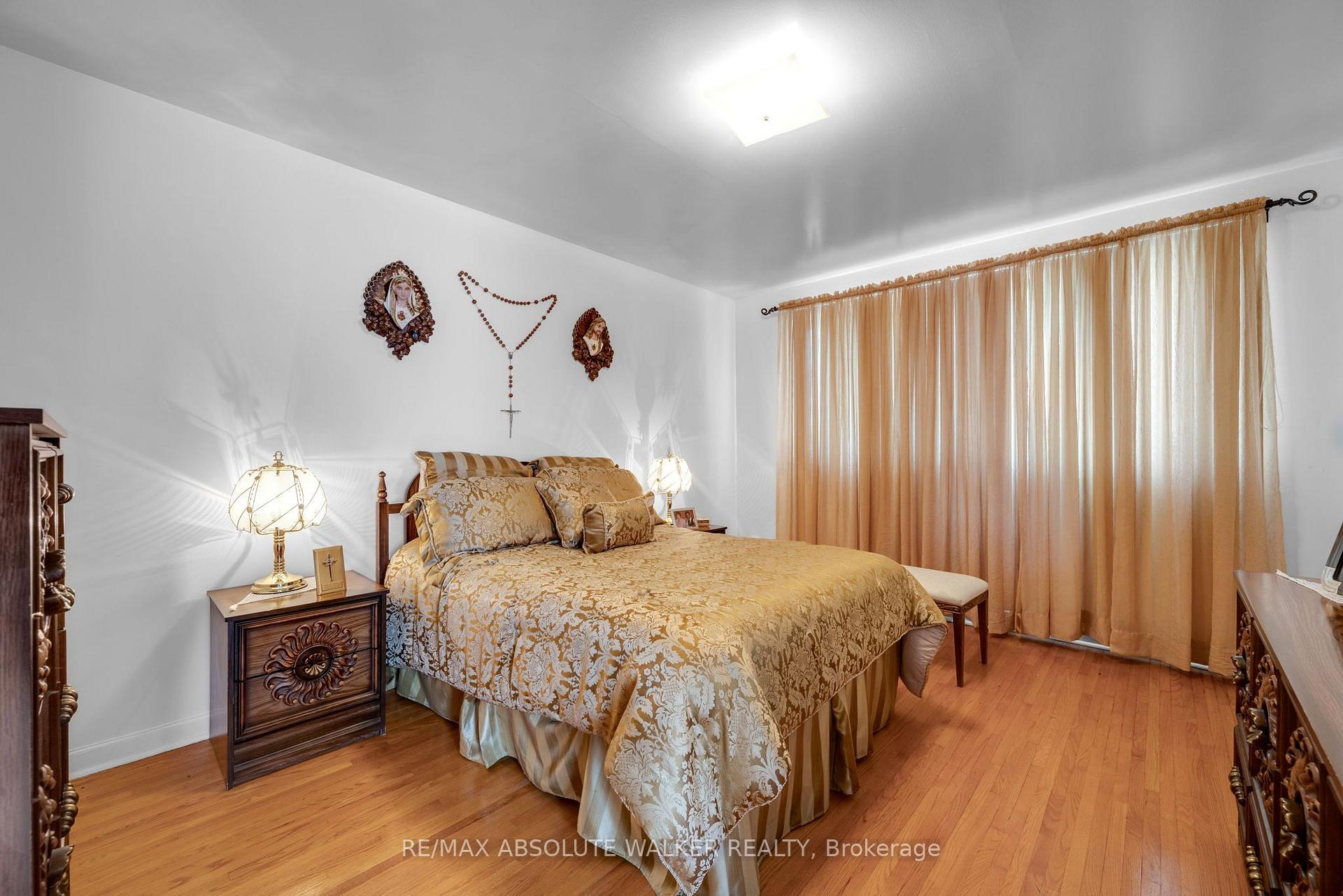 Photo 24 of 656 Morin Street, Ottawa, Castle Heights — HOMEH