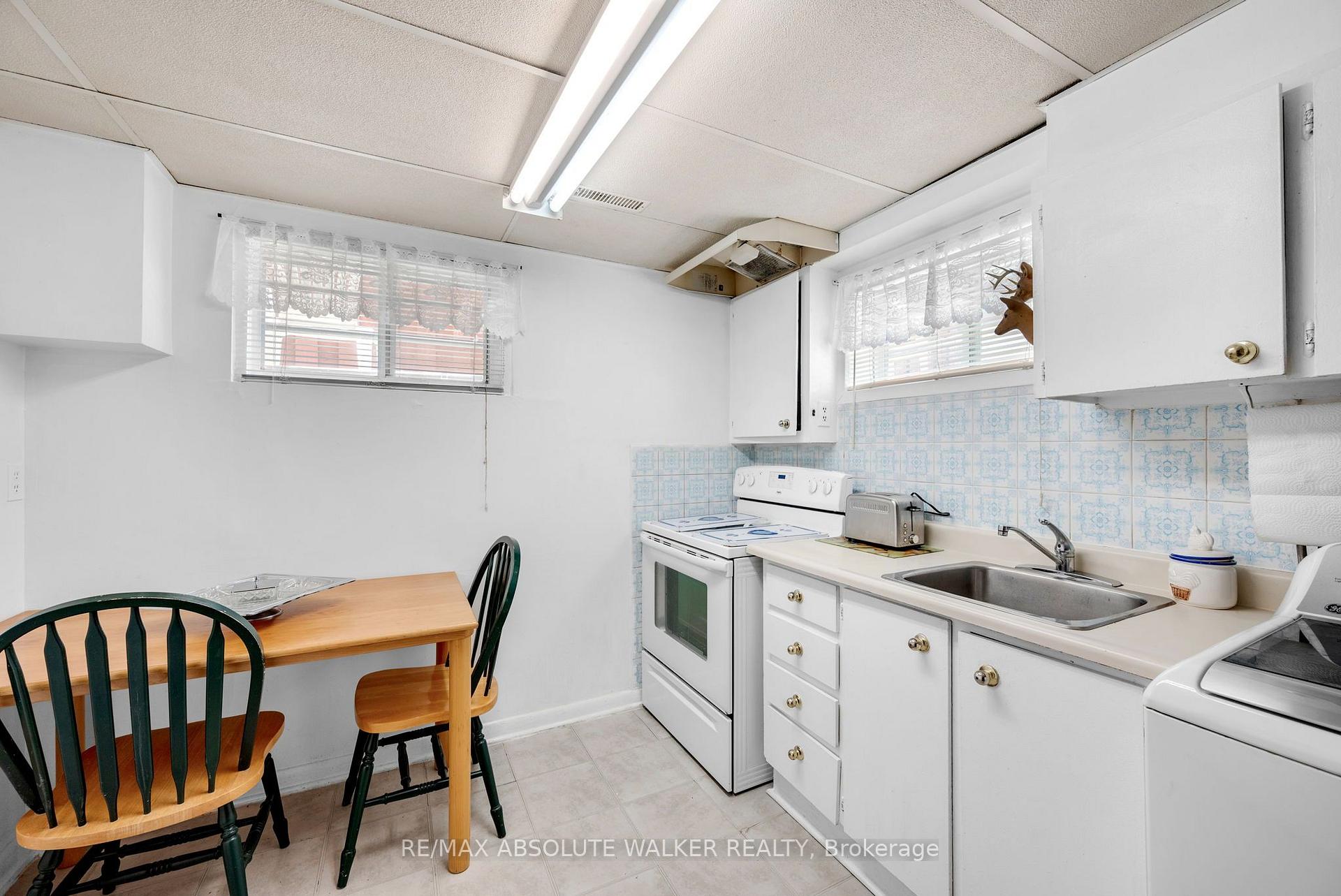 Photo 41 of 656 Morin Street, Ottawa, Castle Heights — HOMEH