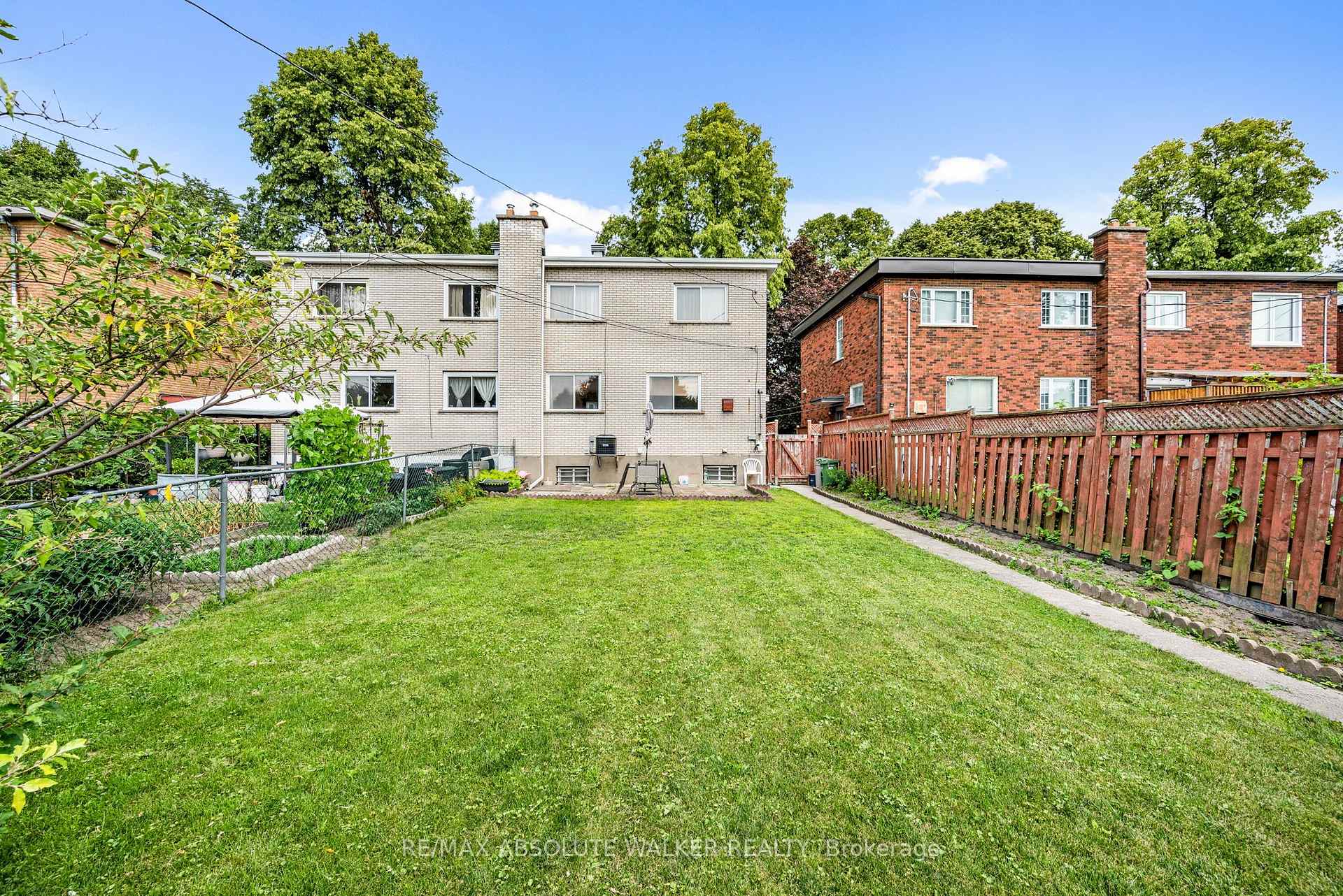 Photo 47 of 656 Morin Street, Ottawa, Castle Heights — HOMEH