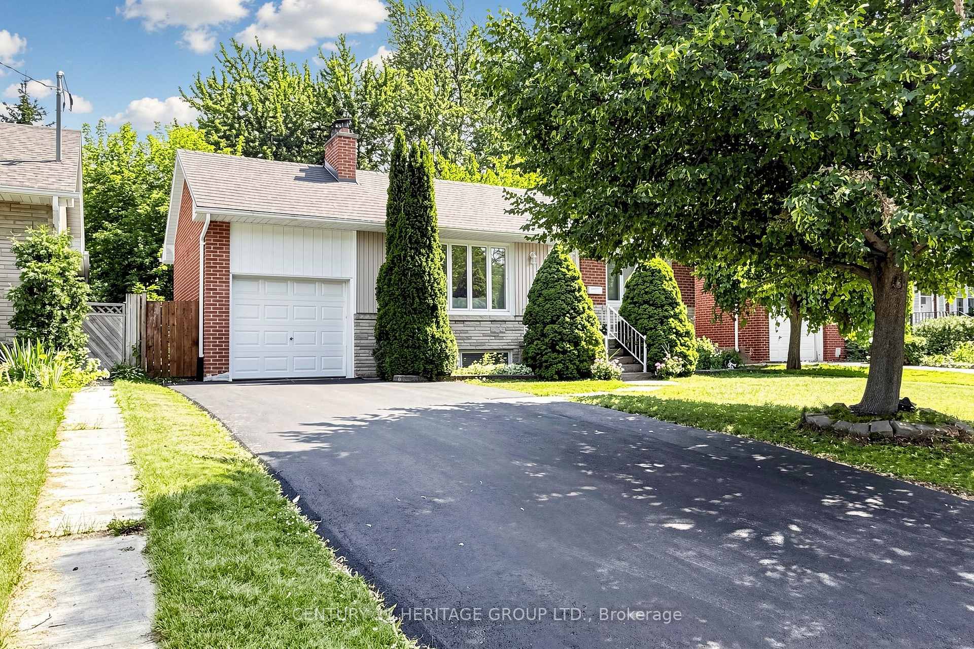 Photo 1 of 11 Elynhill Drive, North York, Willowdale West — HOMEH
