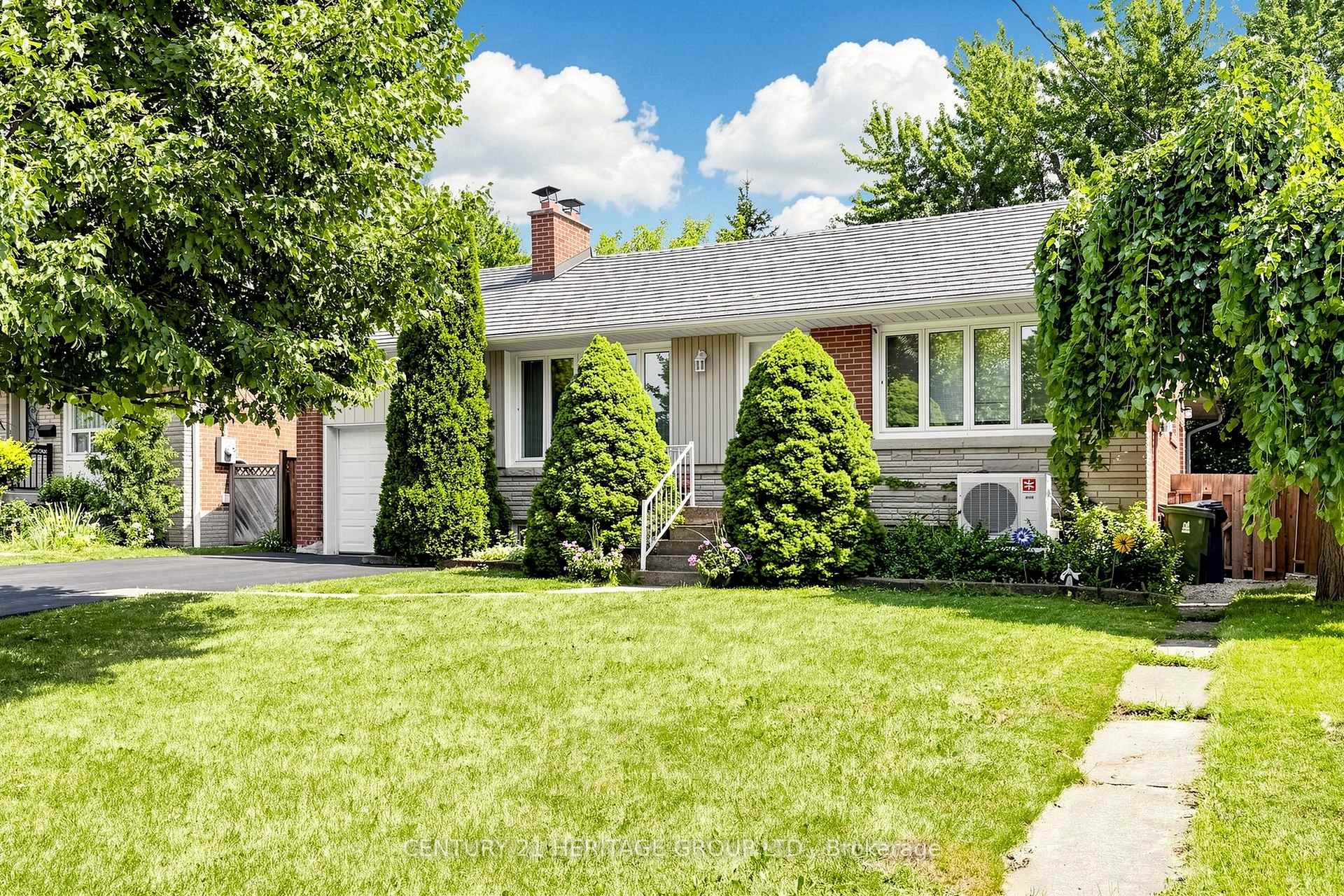 Photo 3 of 11 Elynhill Drive, North York, Willowdale West — HOMEH