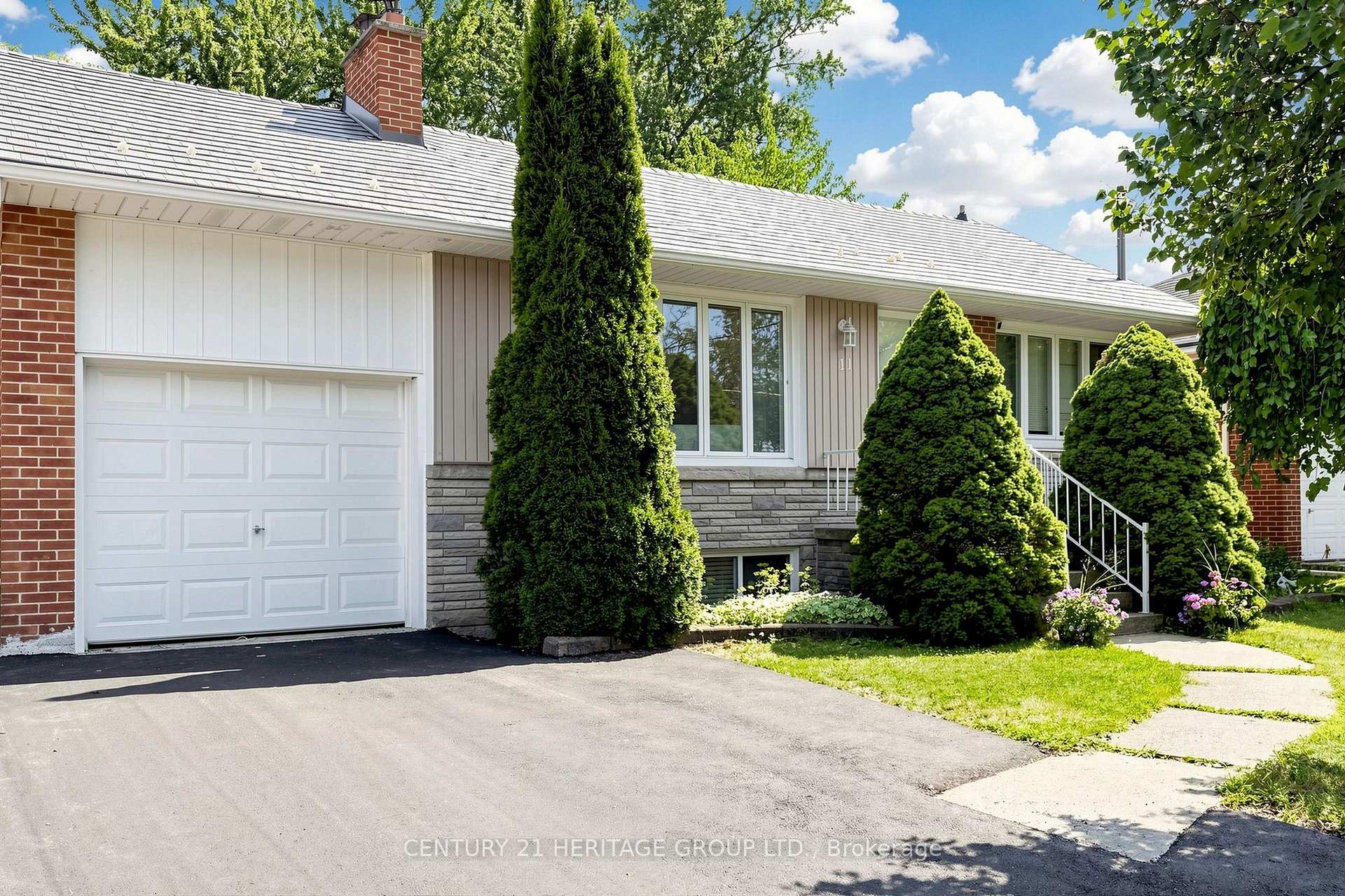 Photo 5 of 11 Elynhill Drive, North York, Willowdale West — HOMEH