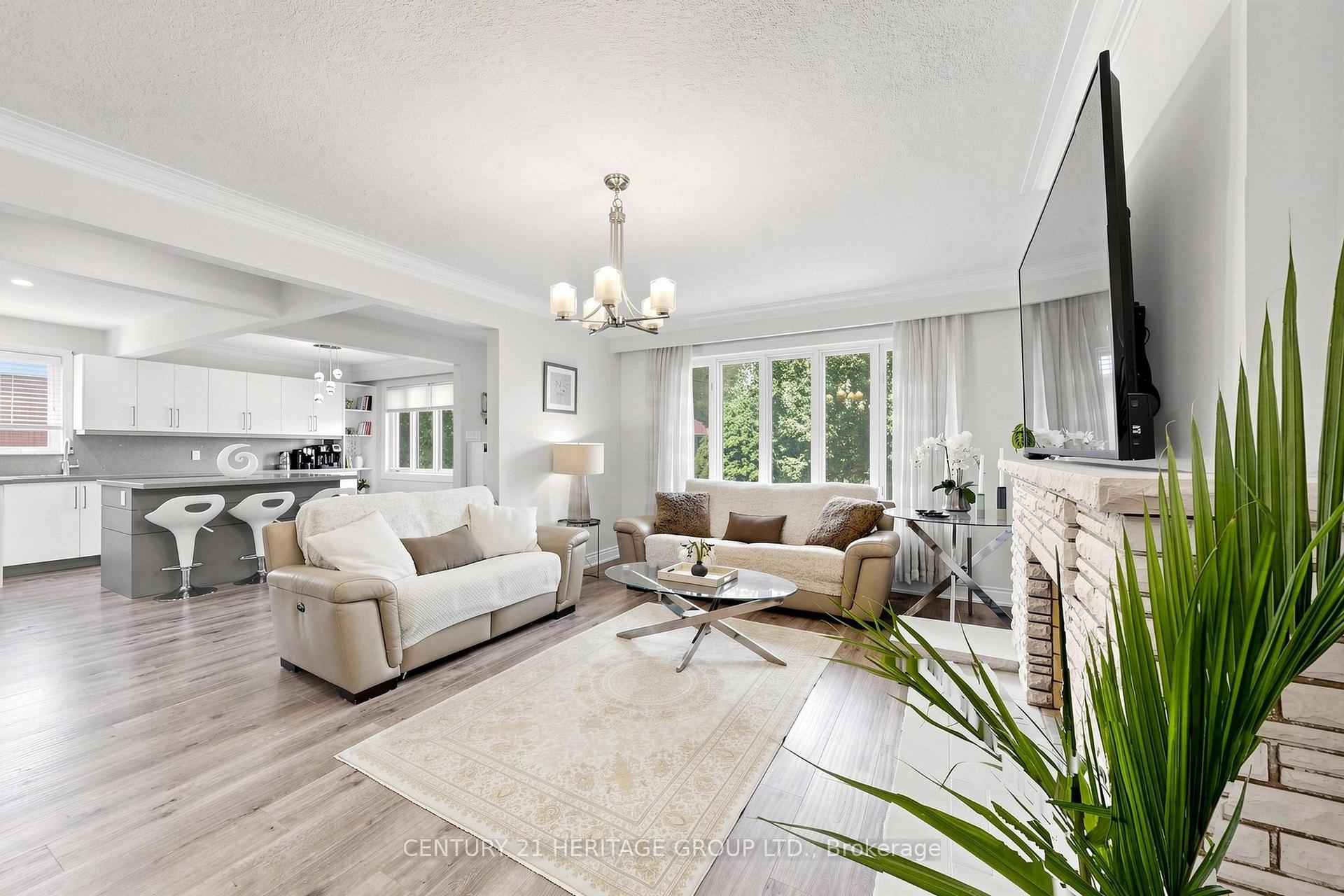 Photo 7 of 11 Elynhill Drive, North York, Willowdale West — HOMEH
