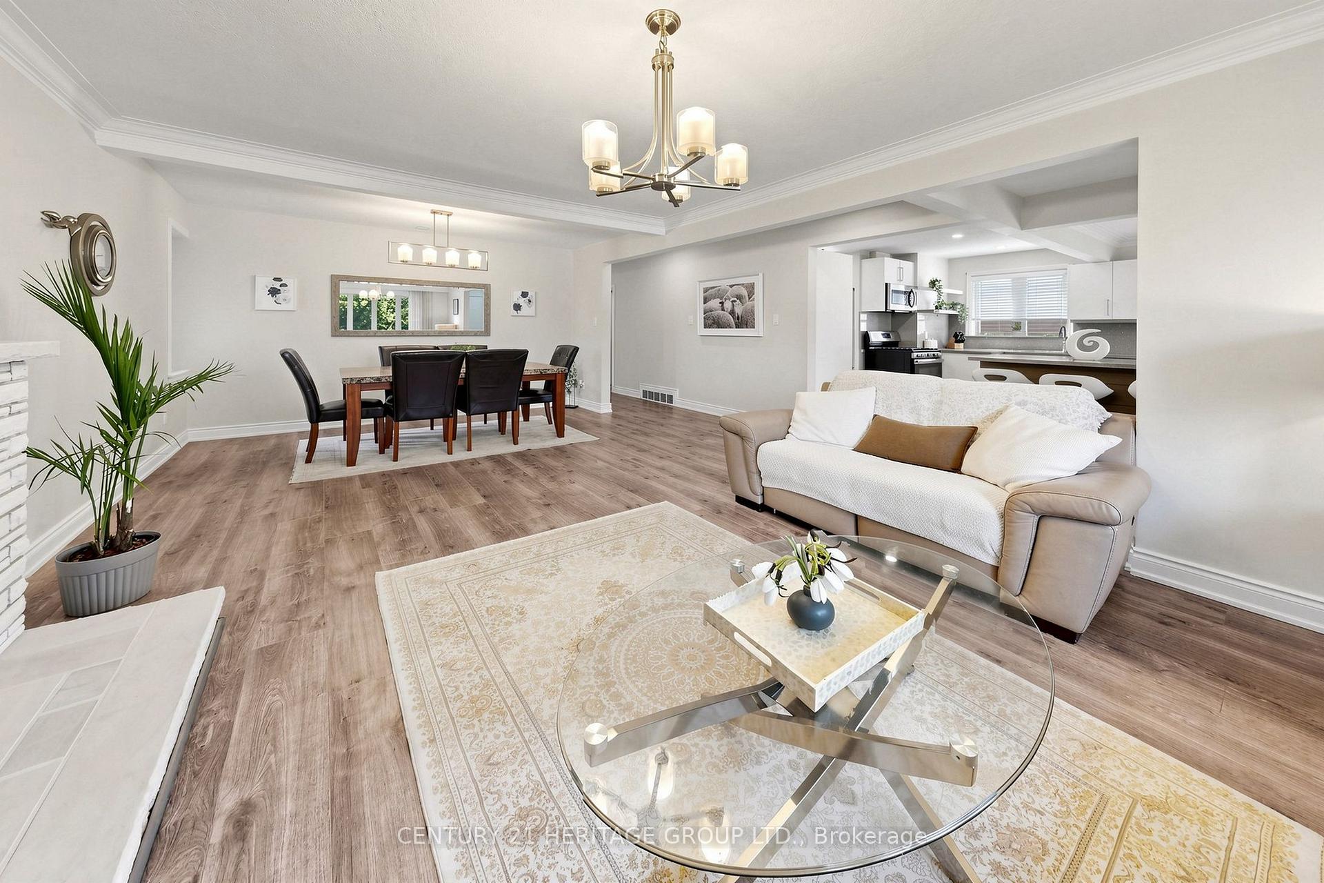 Photo 9 of 11 Elynhill Drive, North York, Willowdale West — HOMEH