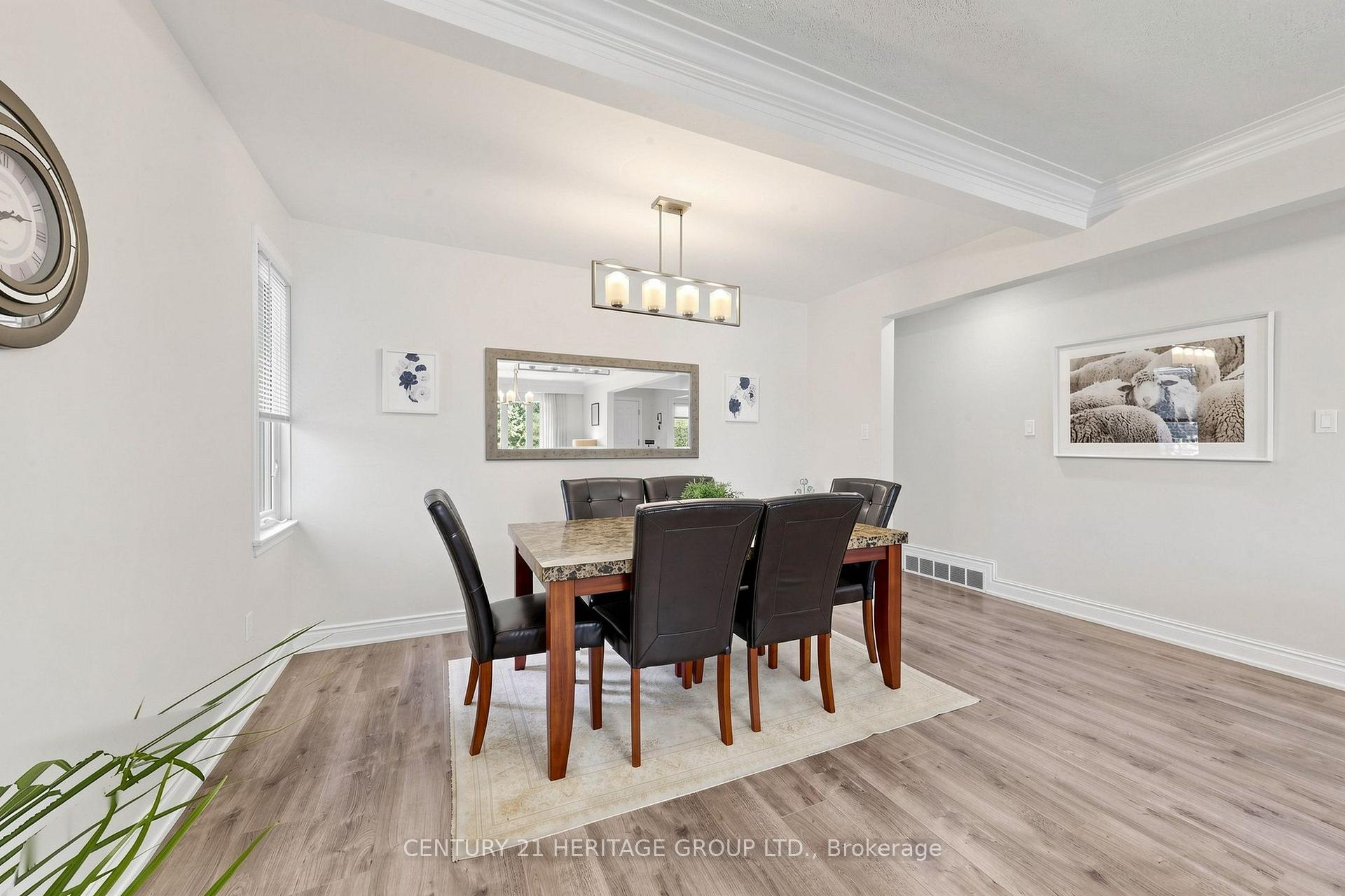 Photo 10 of 11 Elynhill Drive, North York, Willowdale West — HOMEH