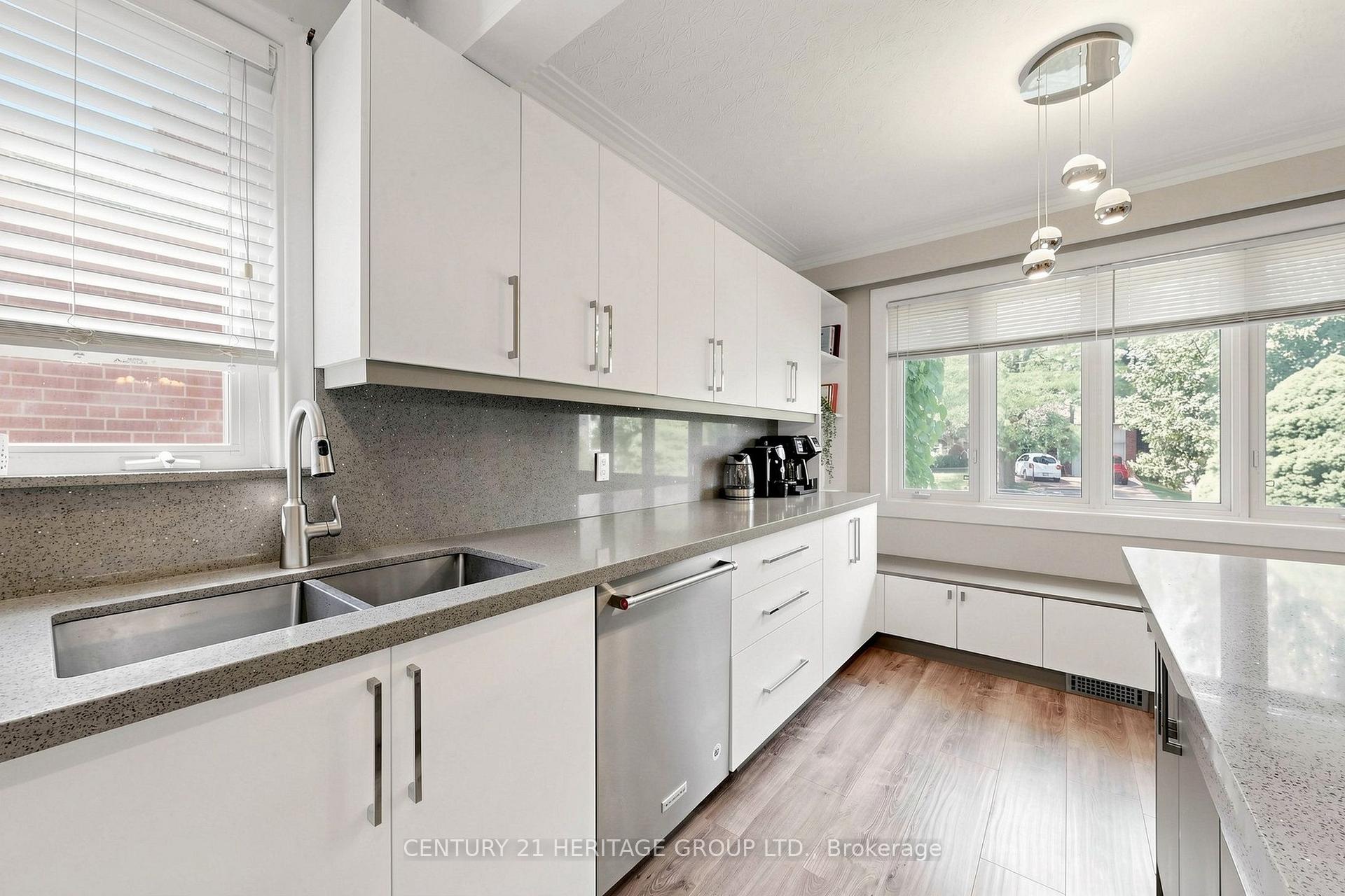 Photo 17 of 11 Elynhill Drive, North York, Willowdale West — HOMEH