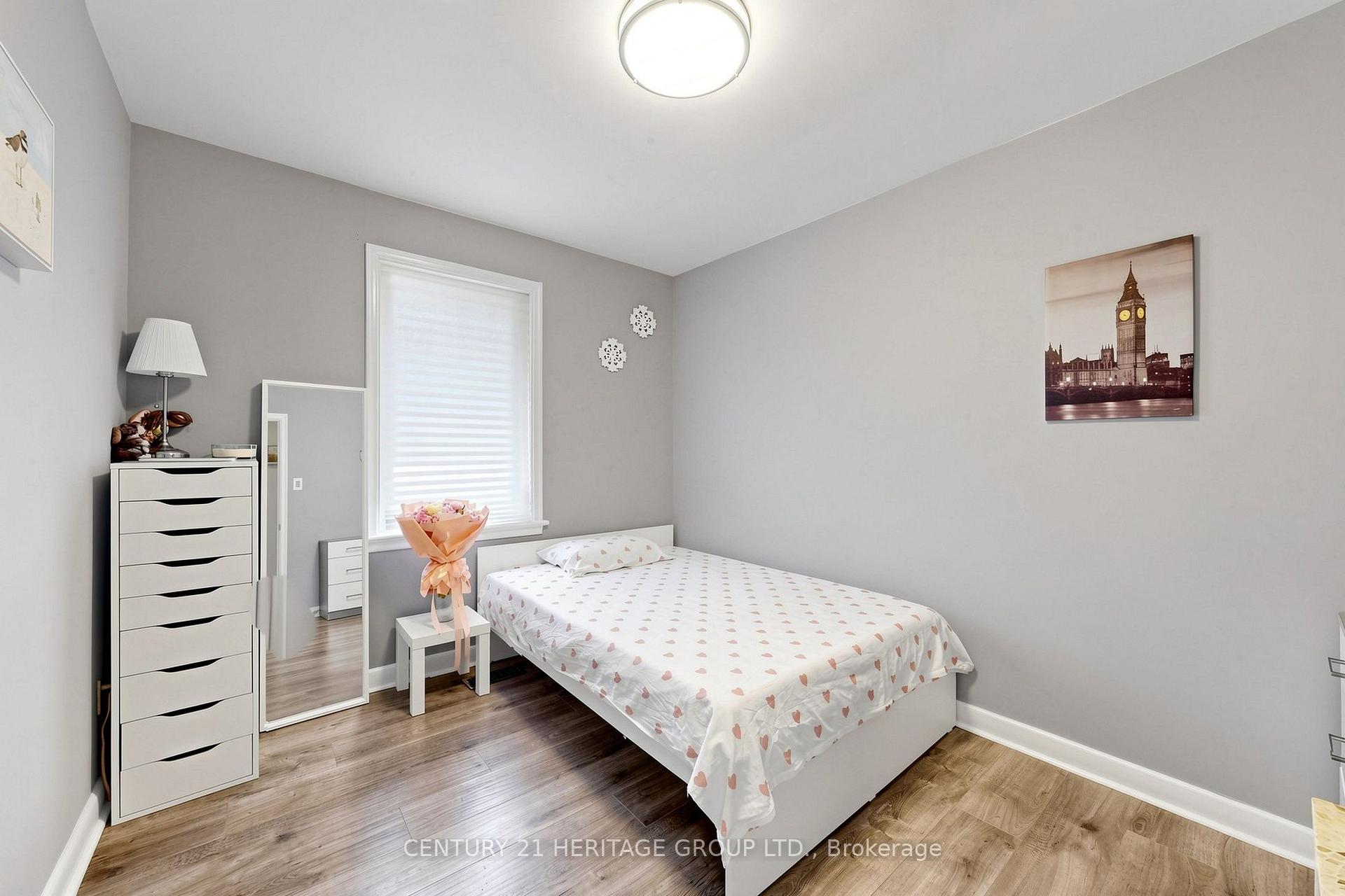 Photo 23 of 11 Elynhill Drive, North York, Willowdale West — HOMEH