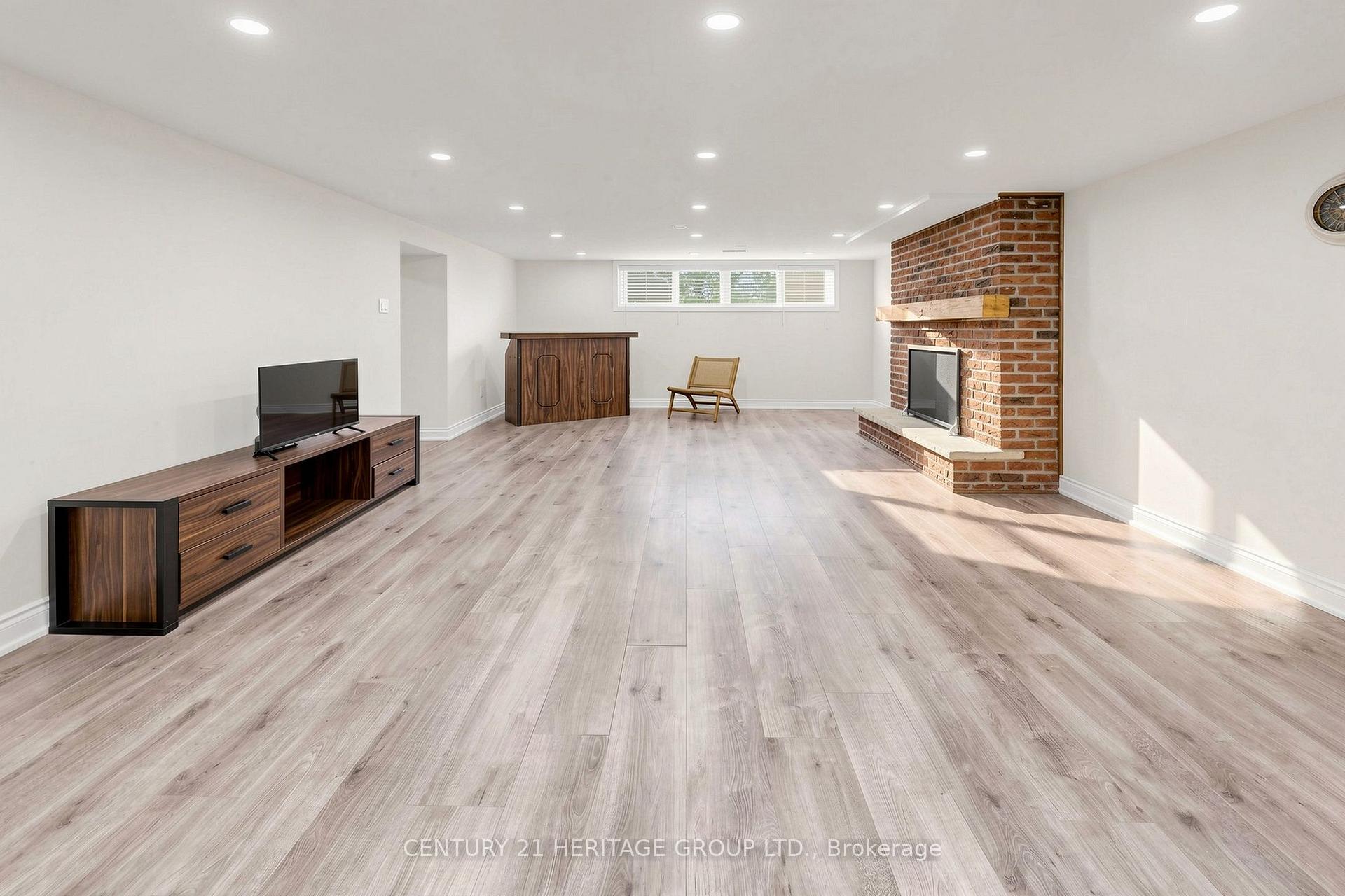 Photo 30 of 11 Elynhill Drive, North York, Willowdale West — HOMEH