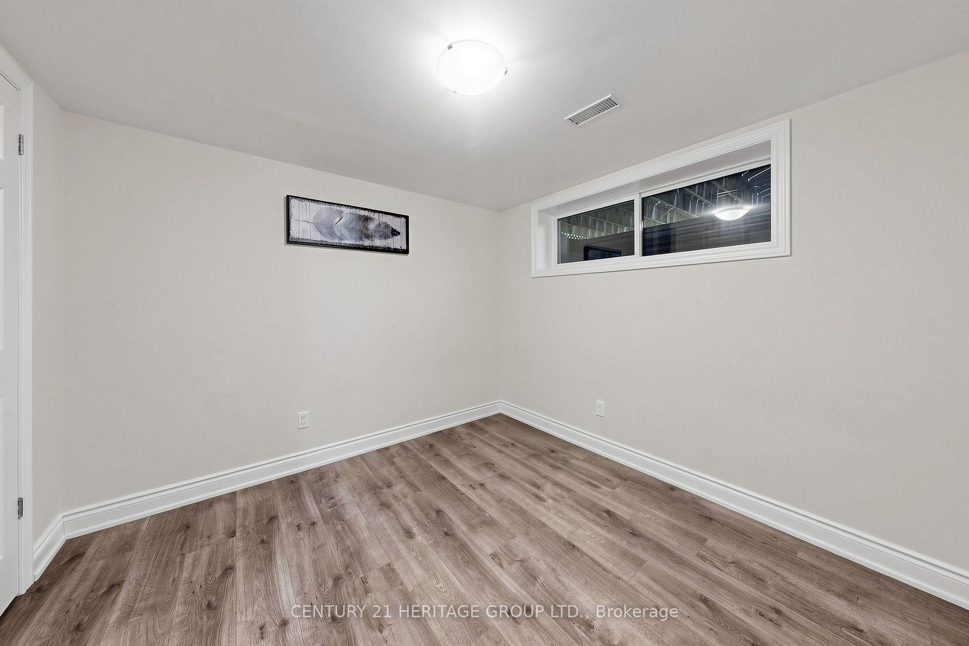 Photo 35 of 11 Elynhill Drive, North York, Willowdale West — HOMEH